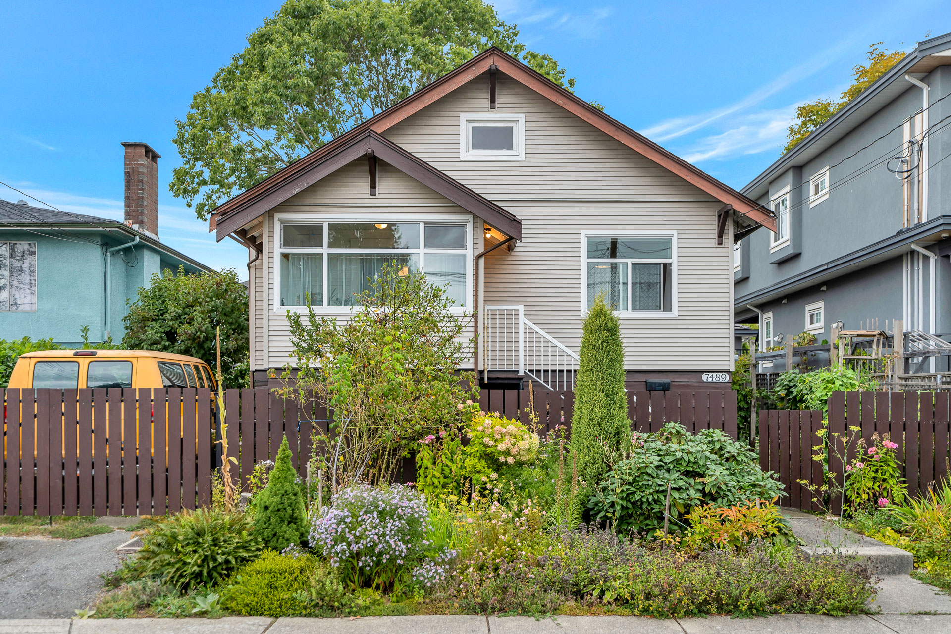 7489 17 Avenue, Burnaby