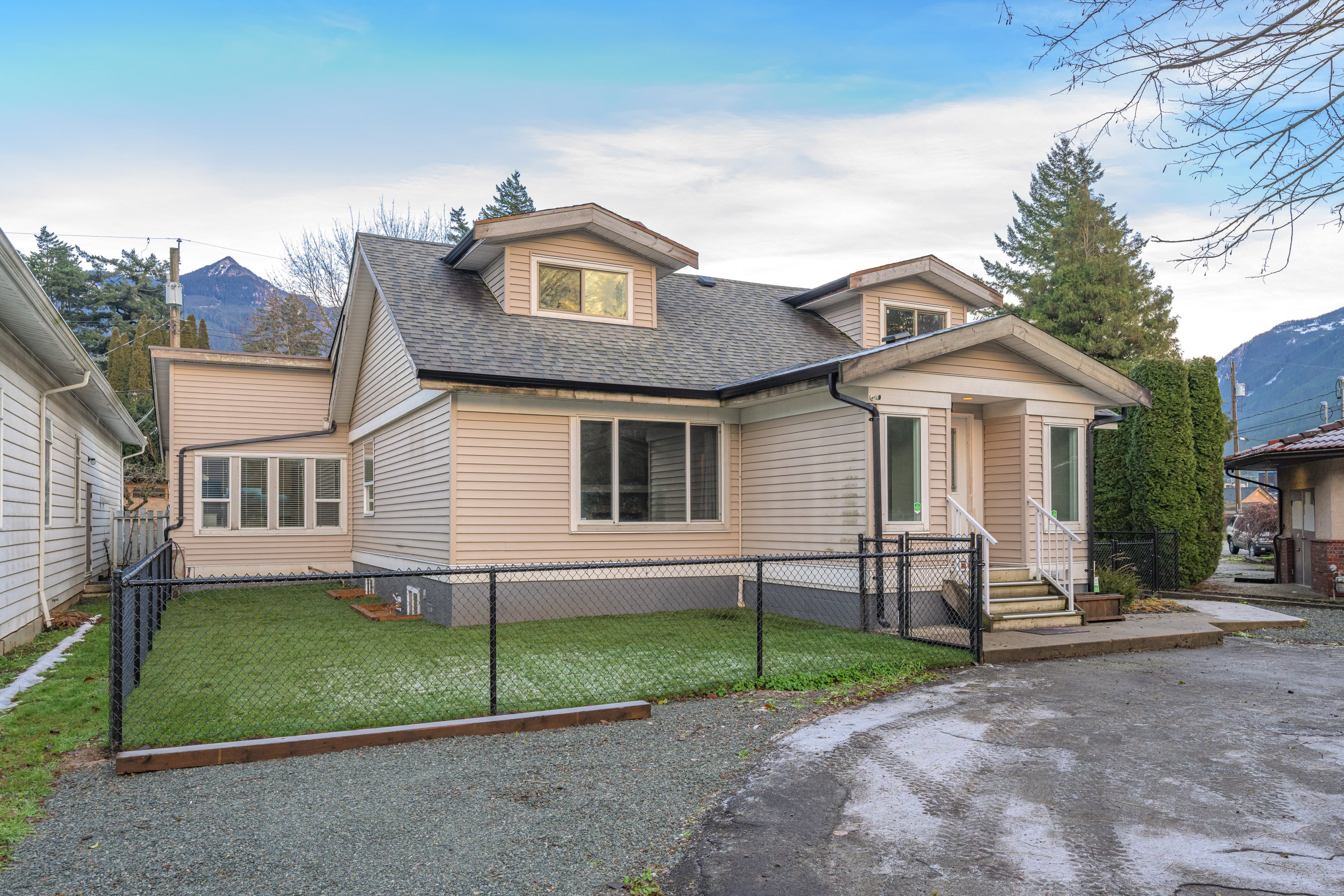 681 Water Avenue, Hope