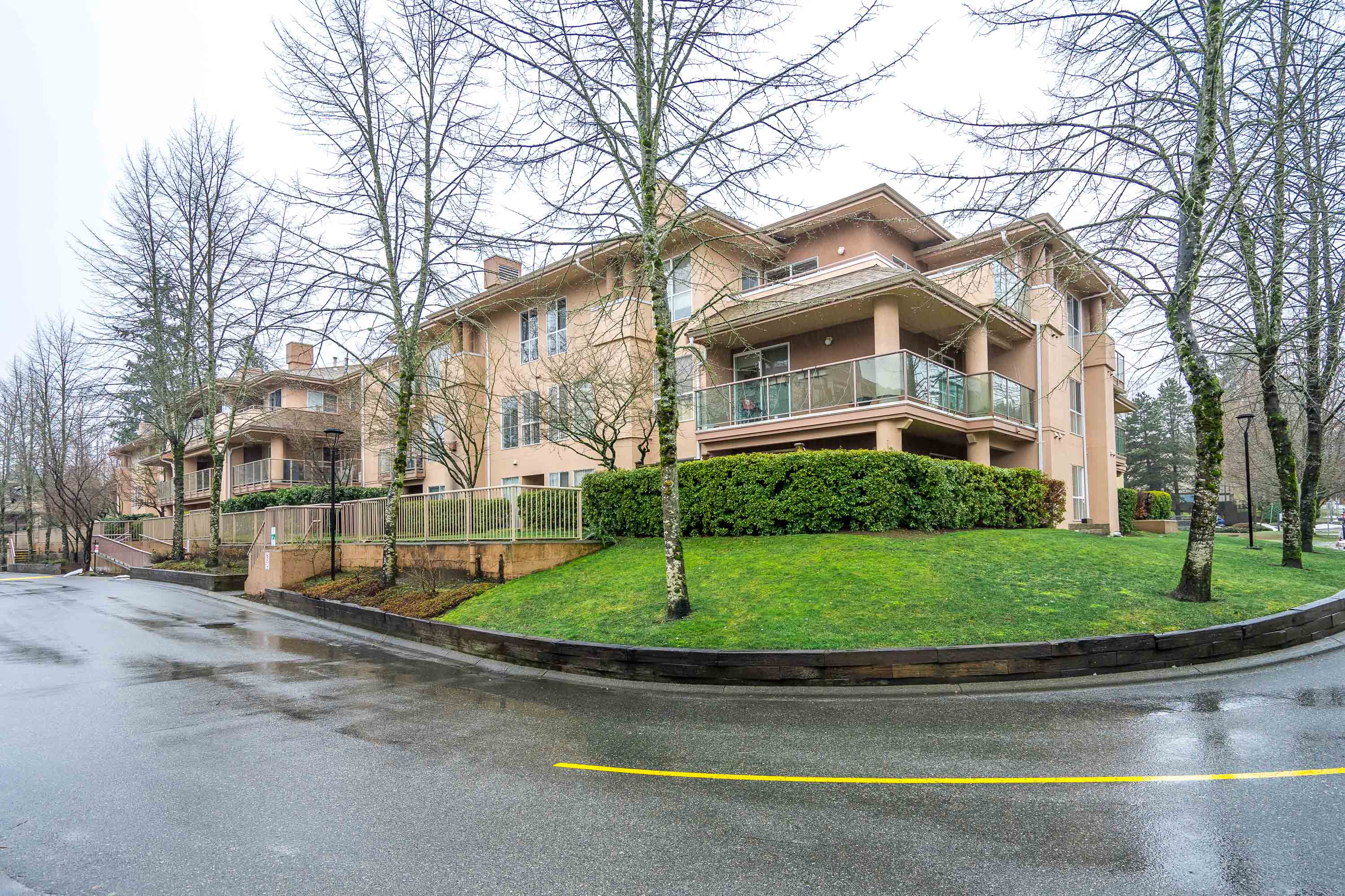 201 - 14980 101A Avenue, Surrey