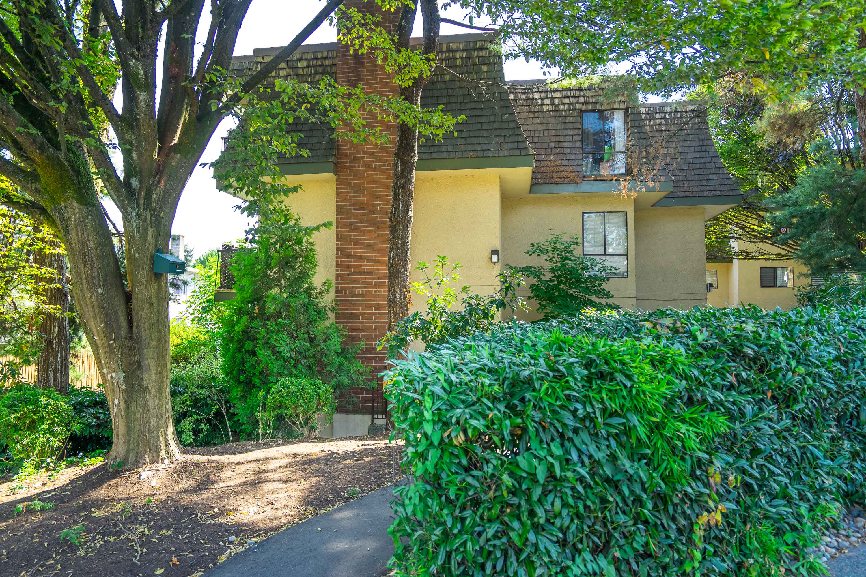 406 - 466 E Eighth Avenue, New Westminster