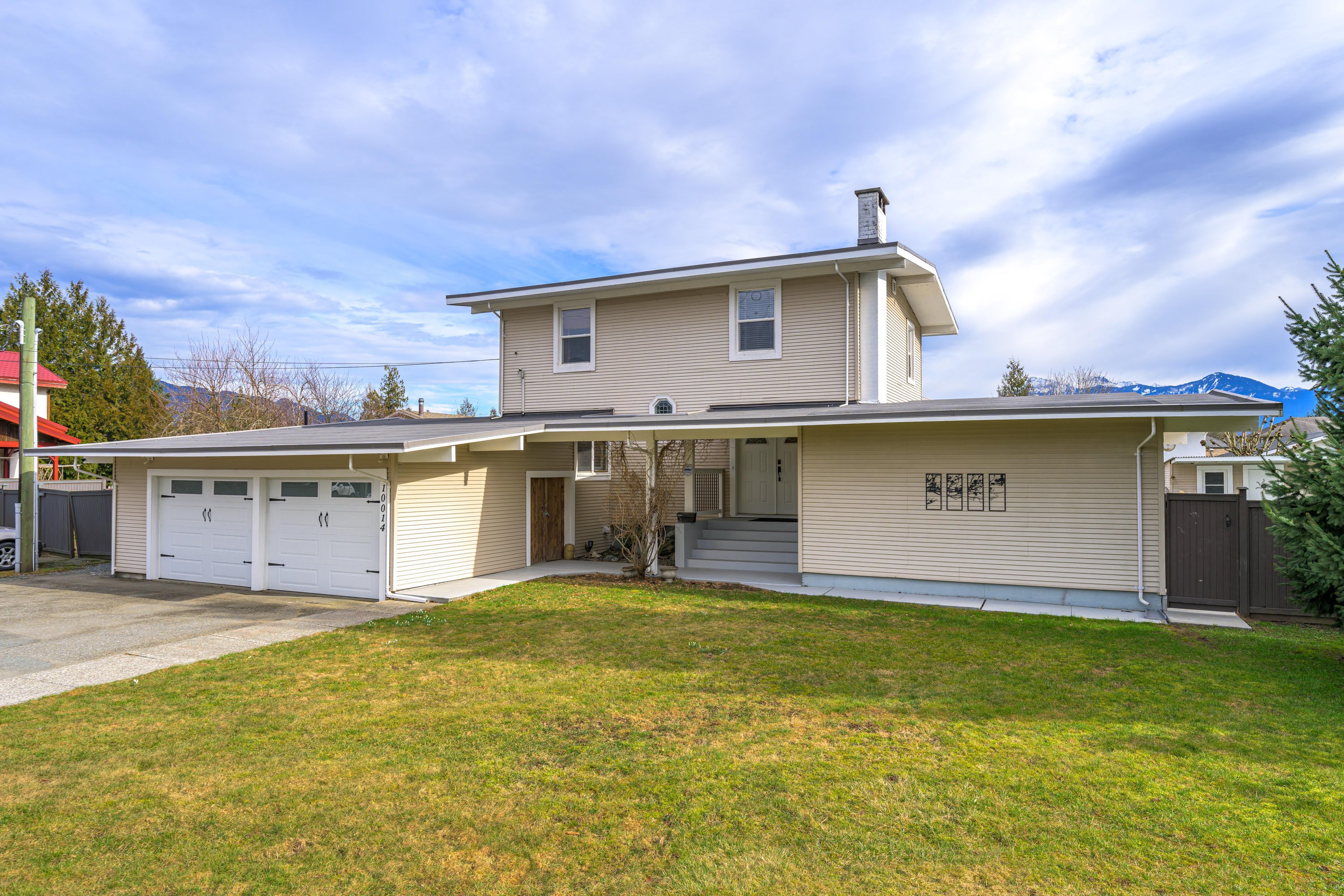 10014 Young Road North, Chilliwack