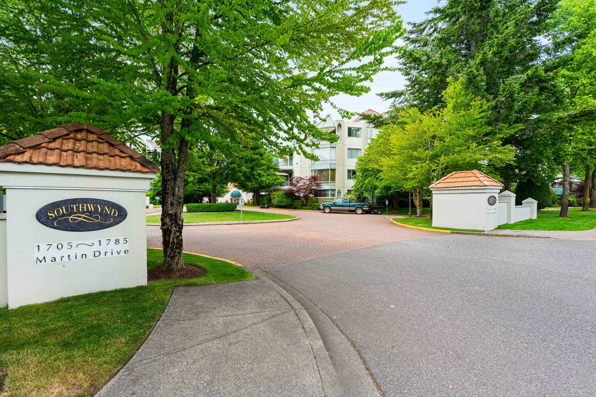 202 - 1785 Martin Drive, Surrey