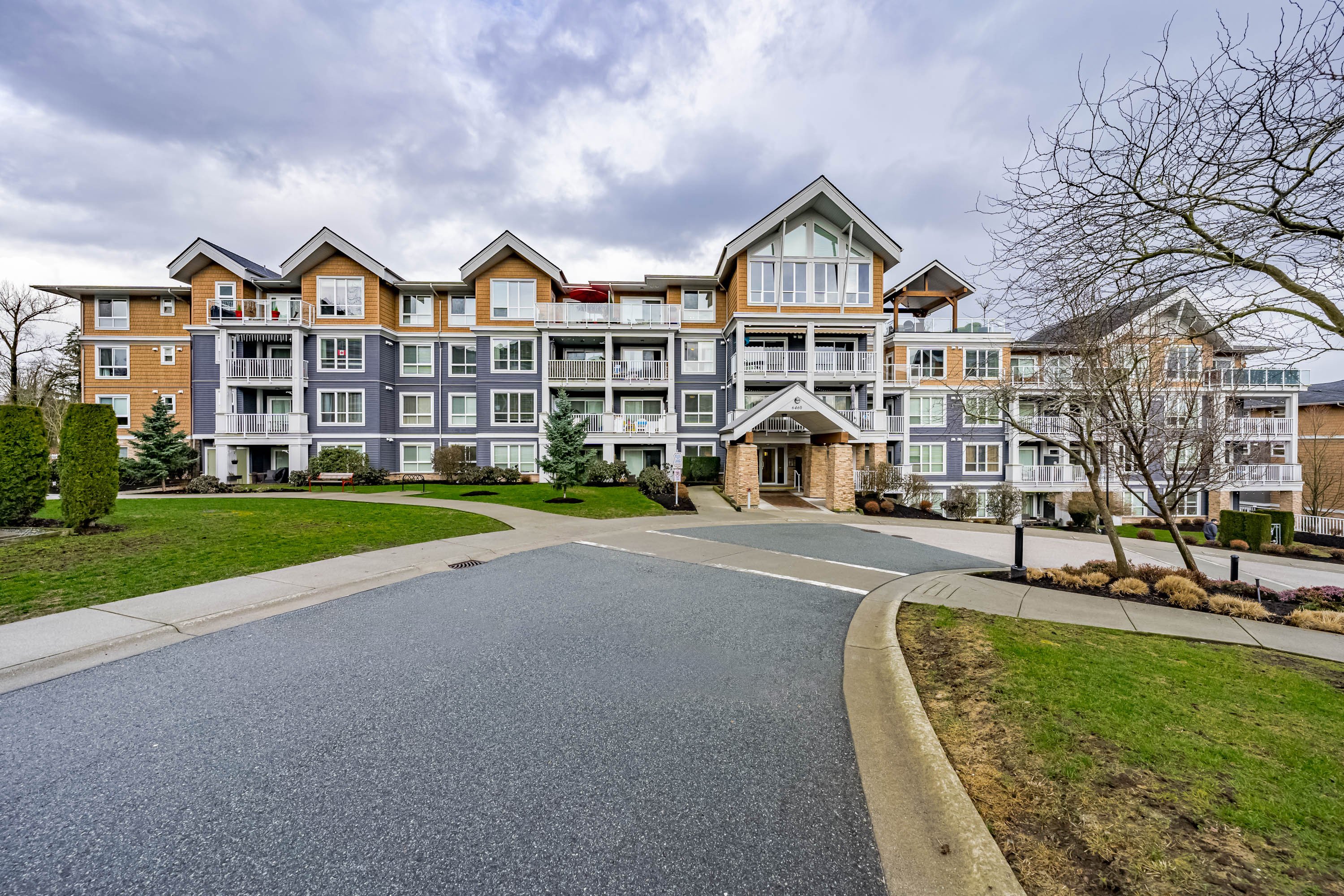 301 - 6460 194 Street, Surrey