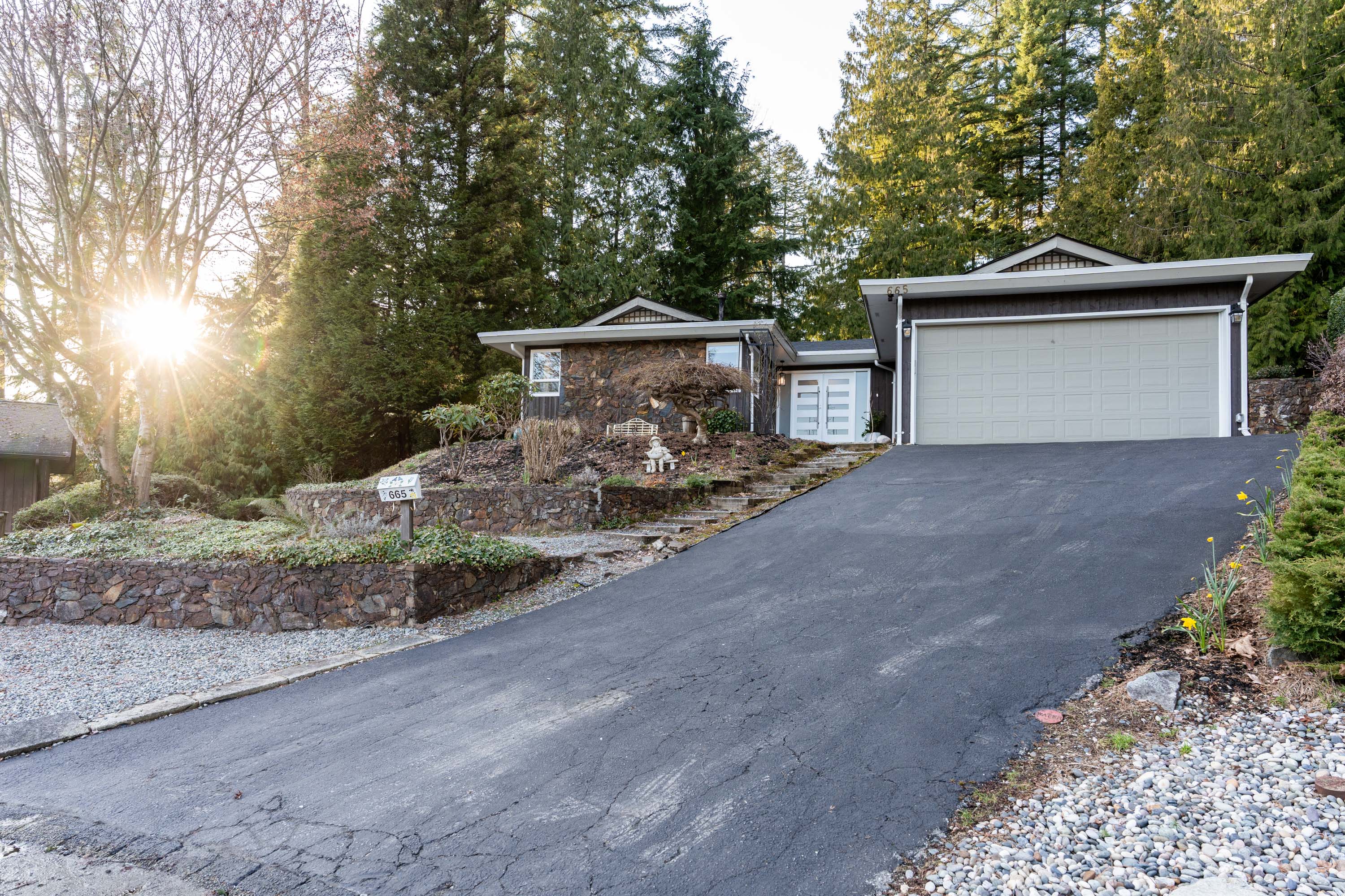 665 Foresthill Place, Port Moody