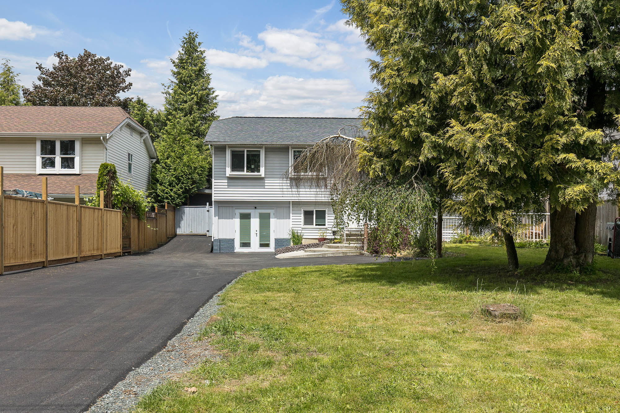 27423 32 Avenue, Langley