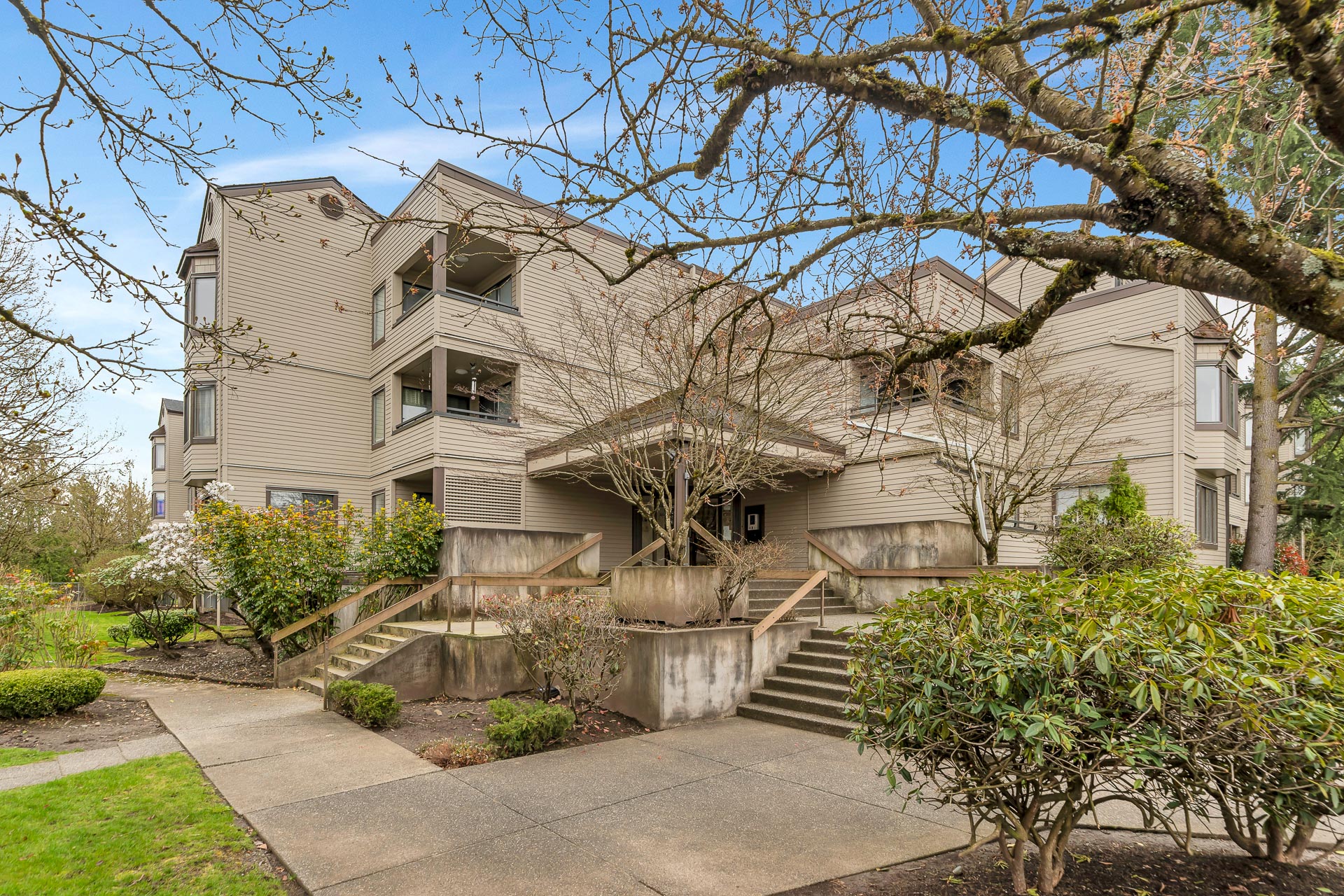 102 - 5224 204 Street, Langley