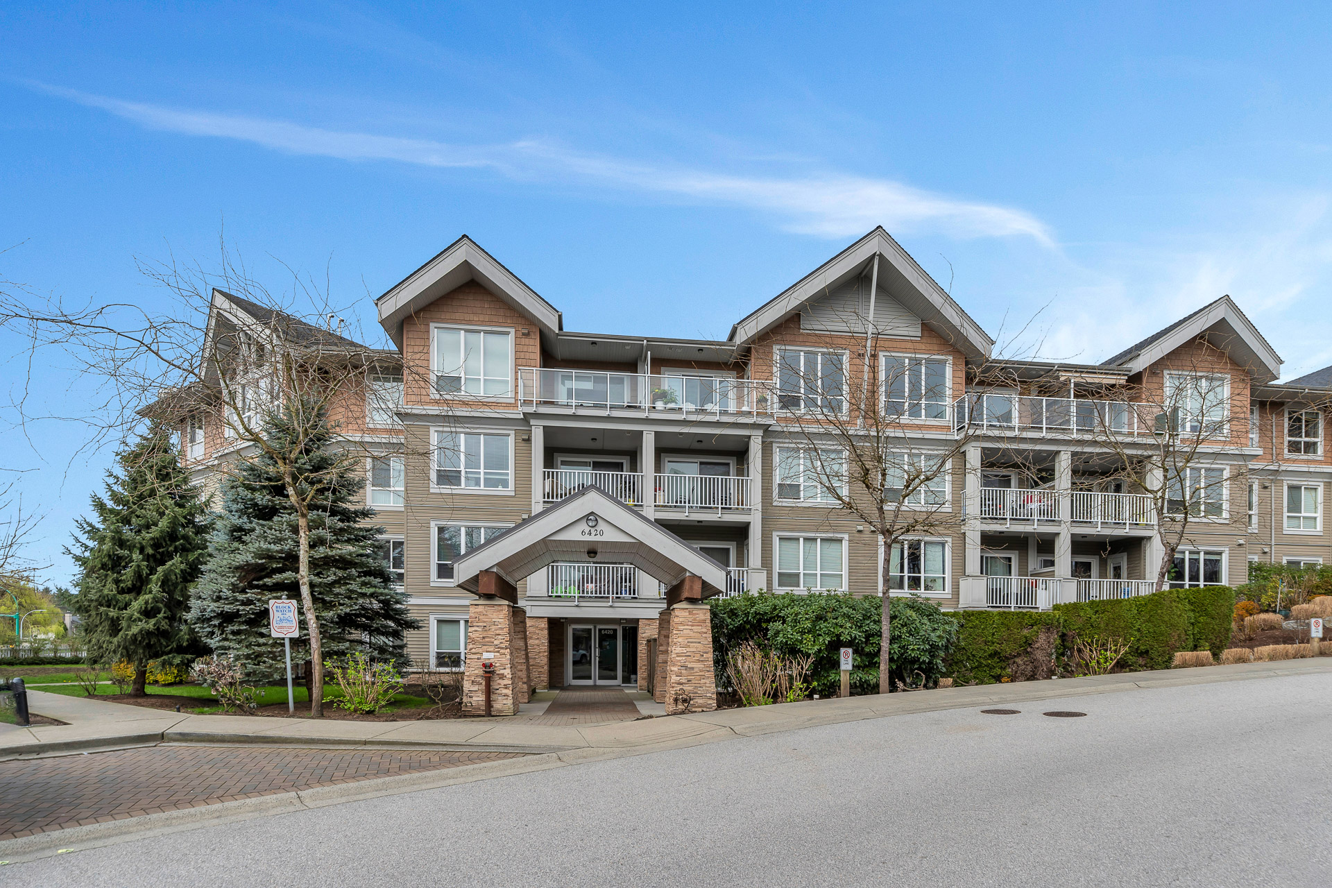 401 - 6420 194 Street, Surrey