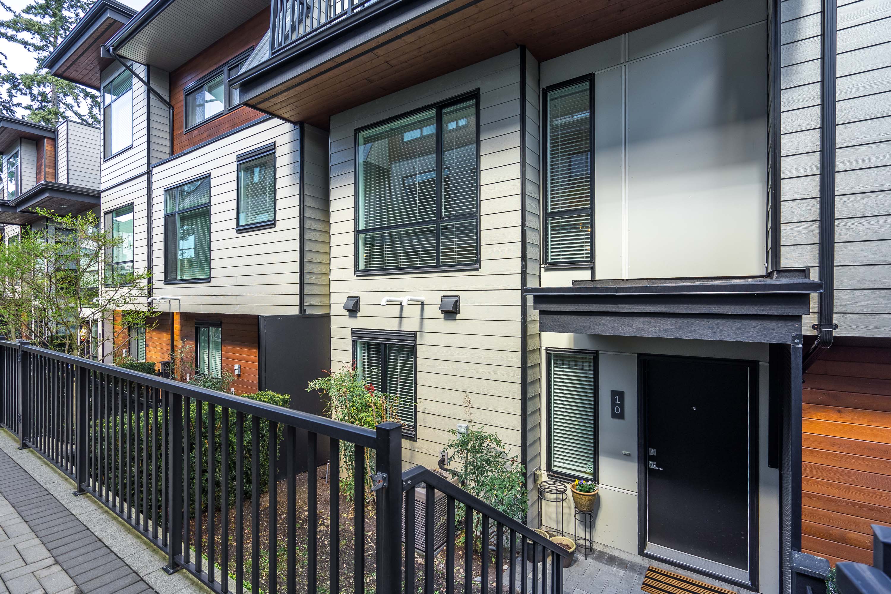 10 - 15688 28 Avenue, Surrey