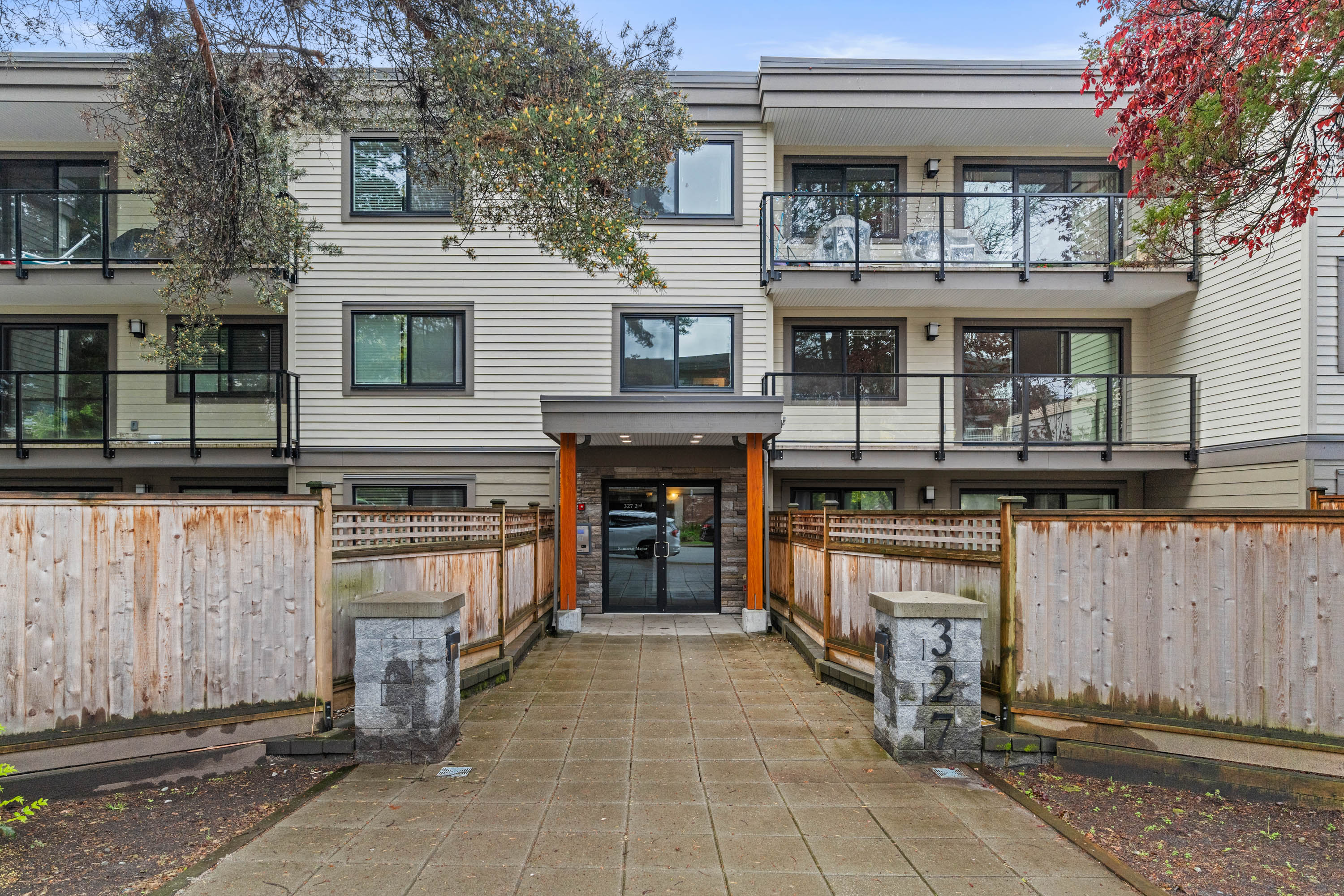 107 - 327 W 2nd Street, North Vancouver