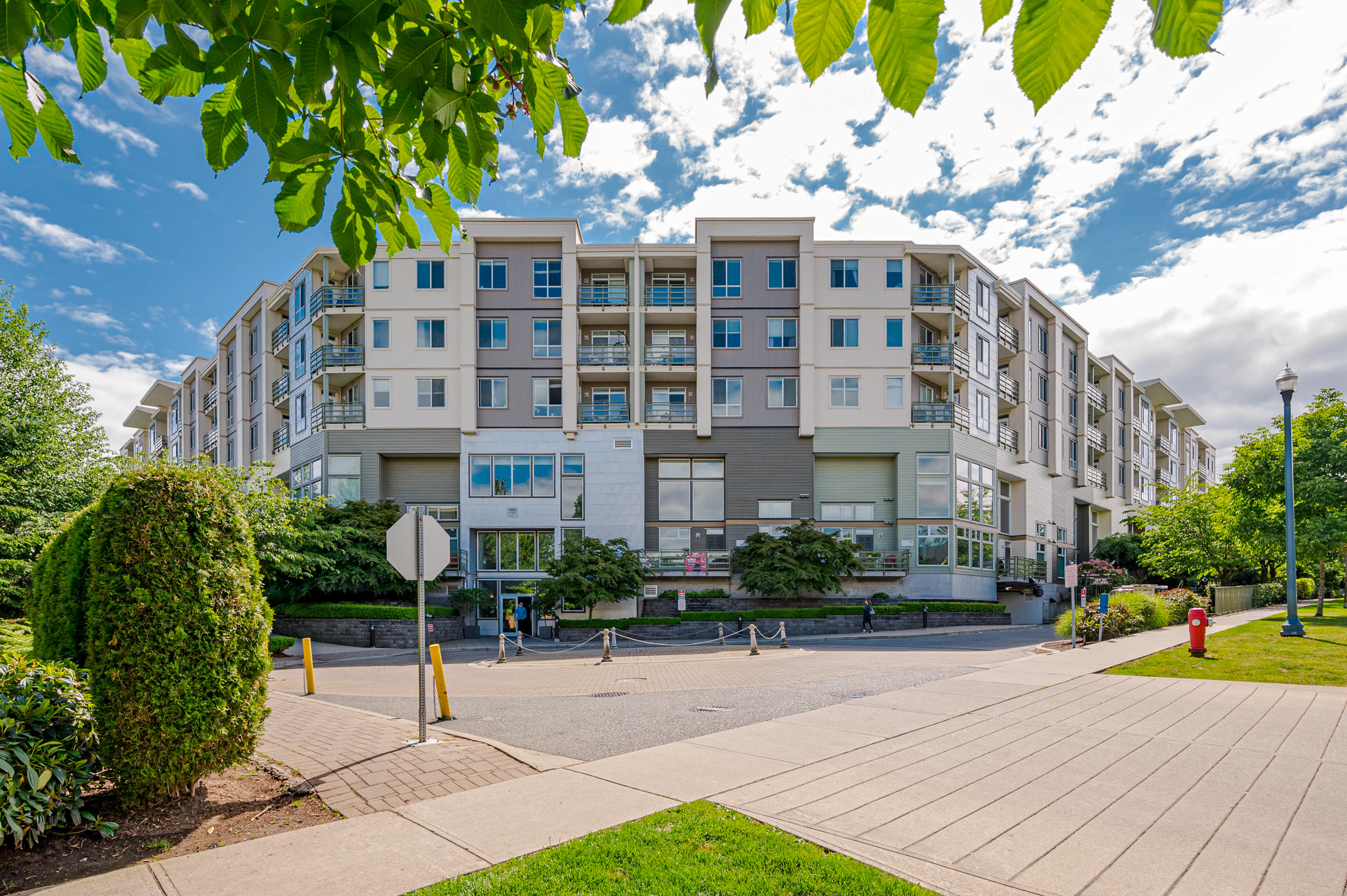 227 - 15850 26 Avenue, South Surrey