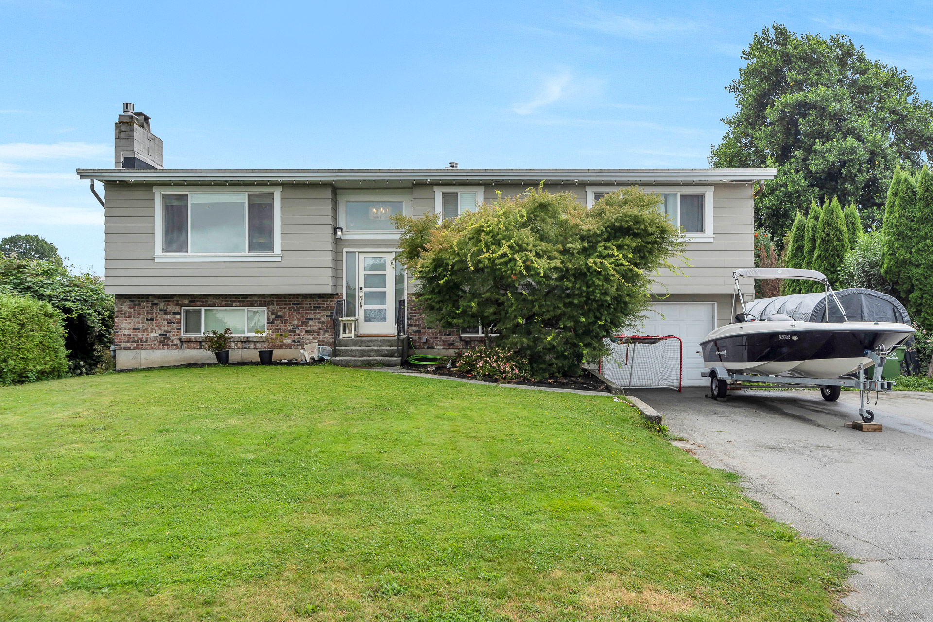 7080 Sheffield Way, Chilliwack