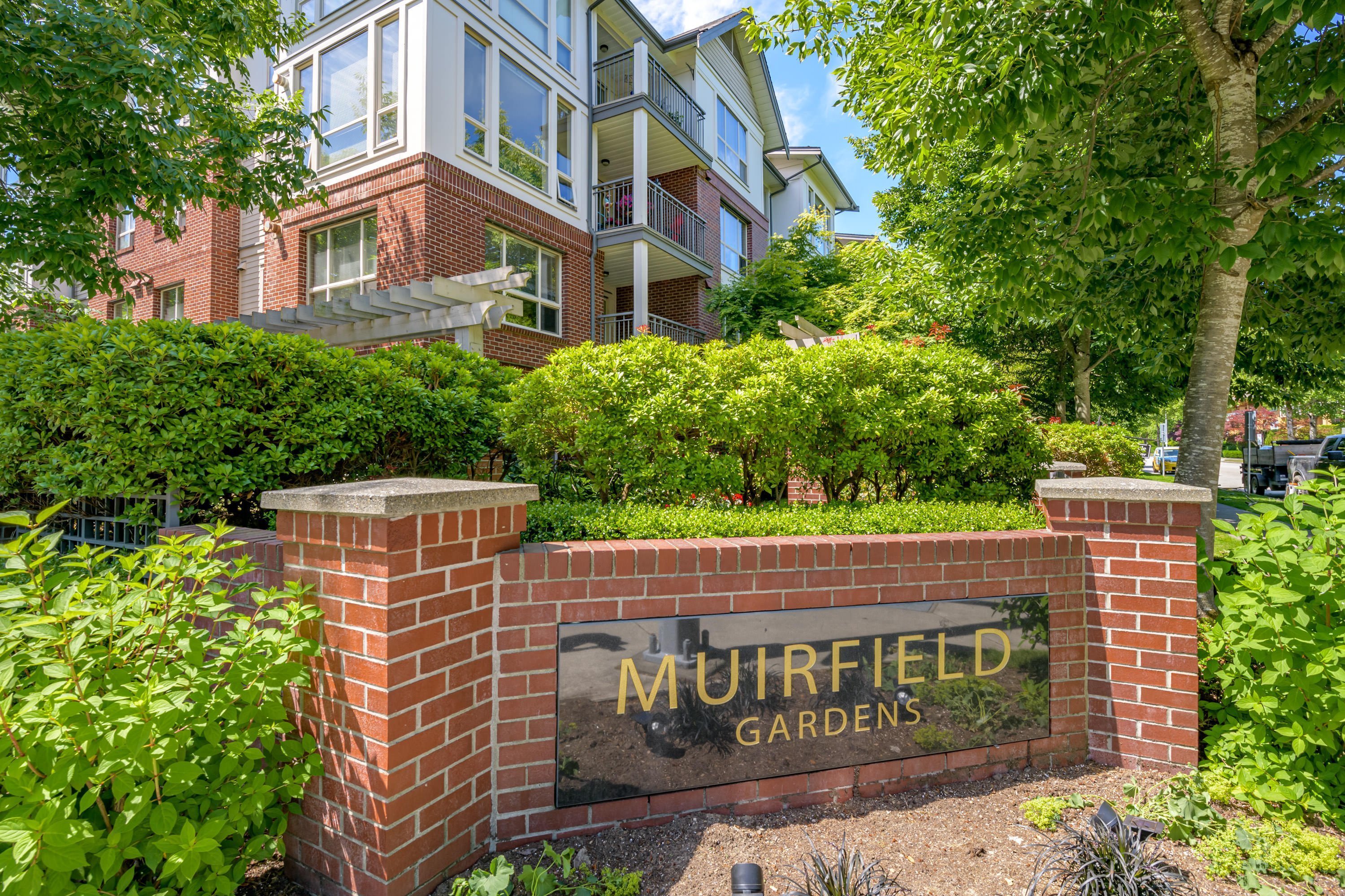 406 - 2167 152 Street, South Surrey