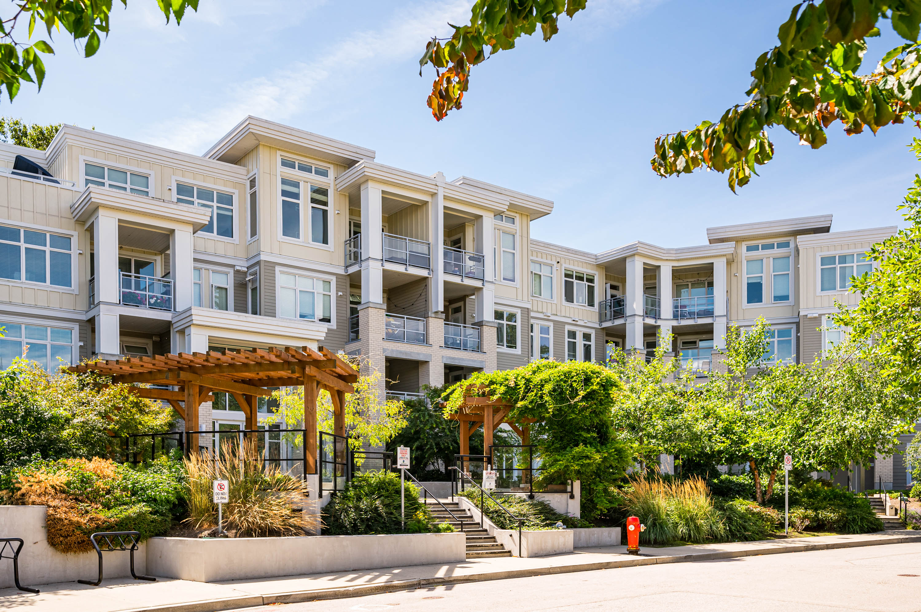 211 - 15436 31 Avenue, Surrey