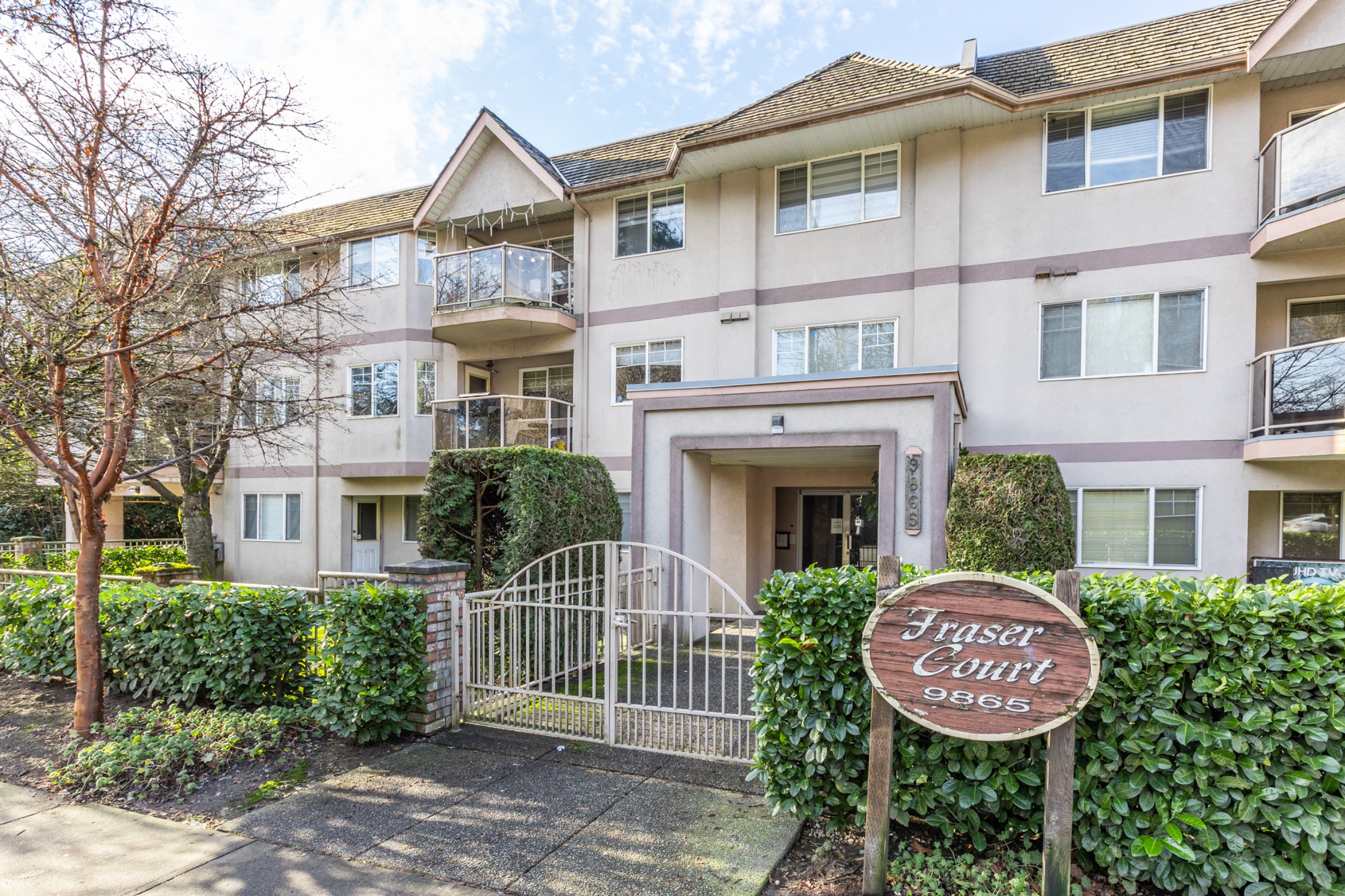 202 - 9865 140 Street, Surrey