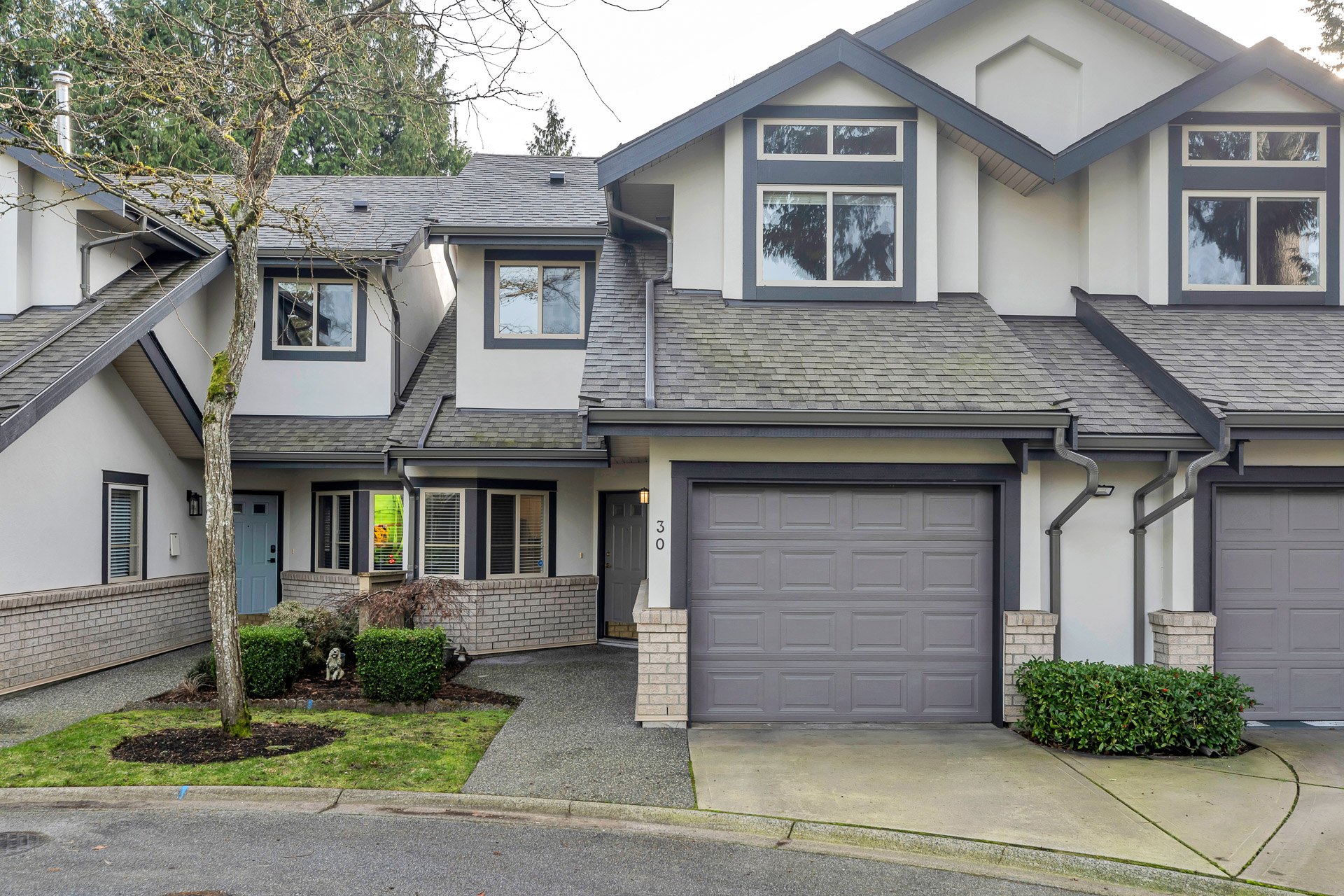30 - 3387 King George Blvd, Surrey