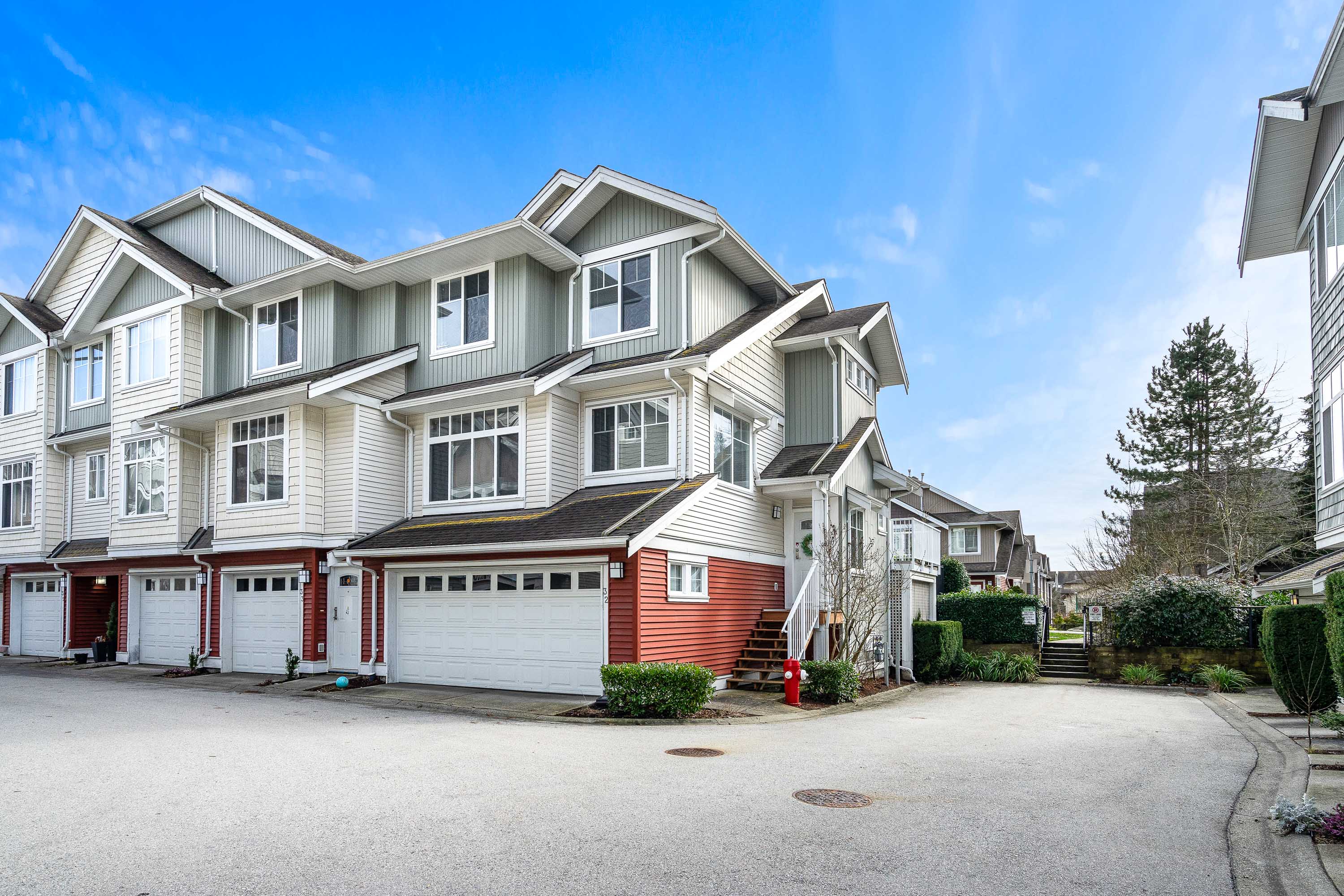32 - 19480 66 Avenue, Surrey