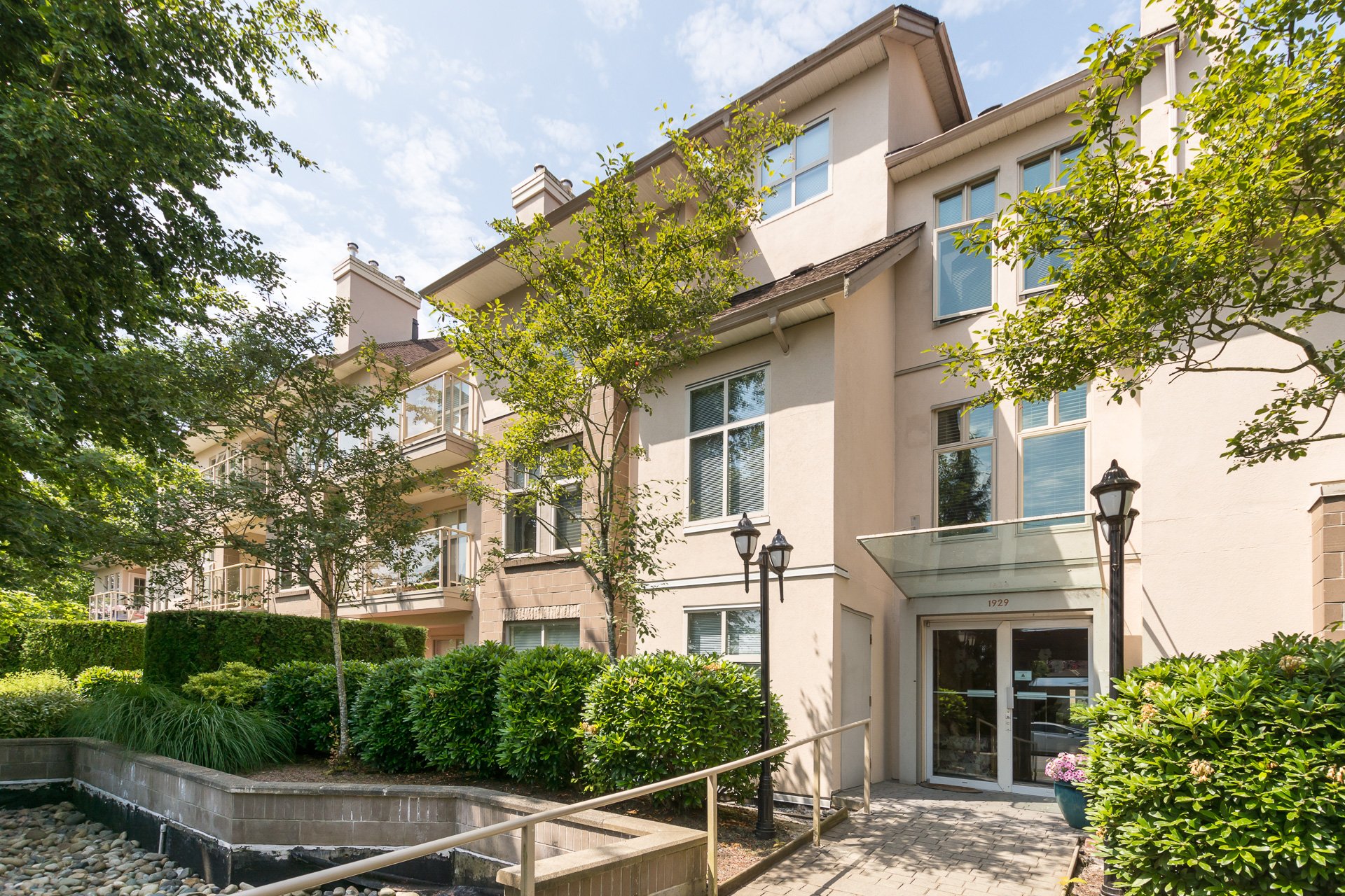 305 - 1929 154 Avenue, Surrey