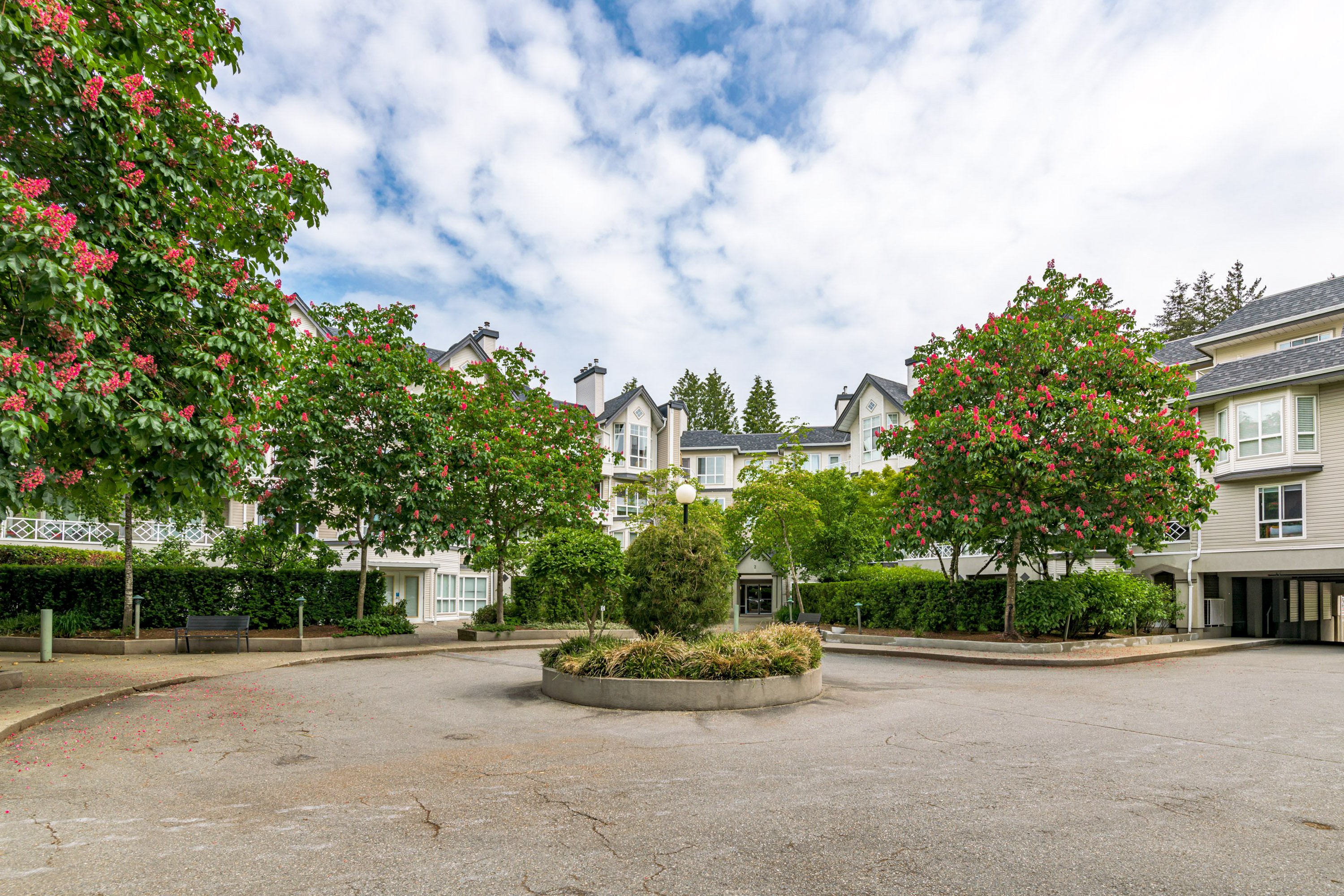 305 - 9979 140 Street, Surrey