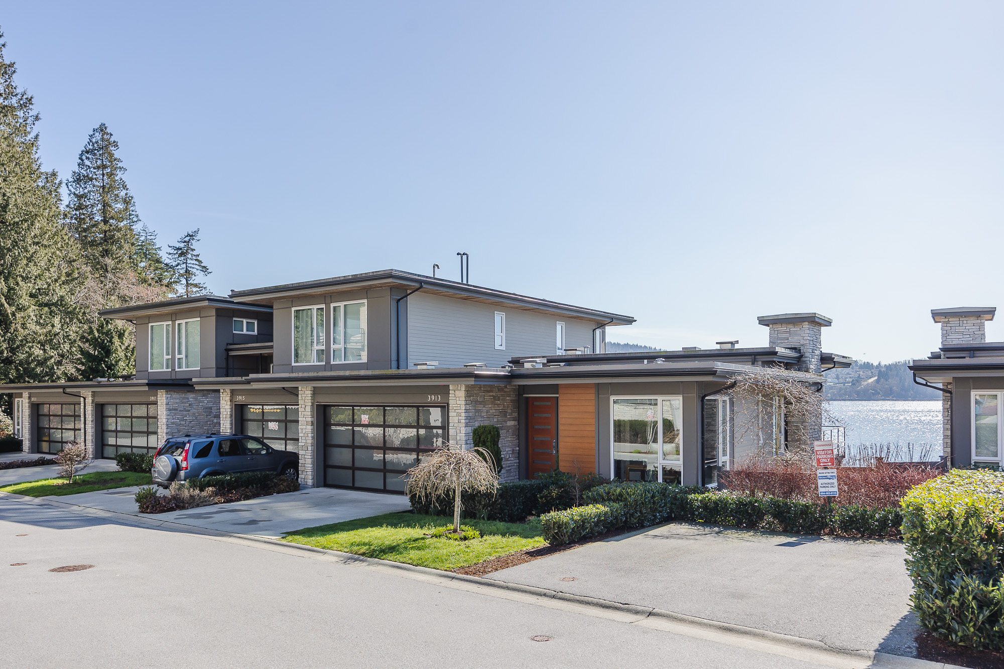 3913 Cates Landing Way, North Vancouver