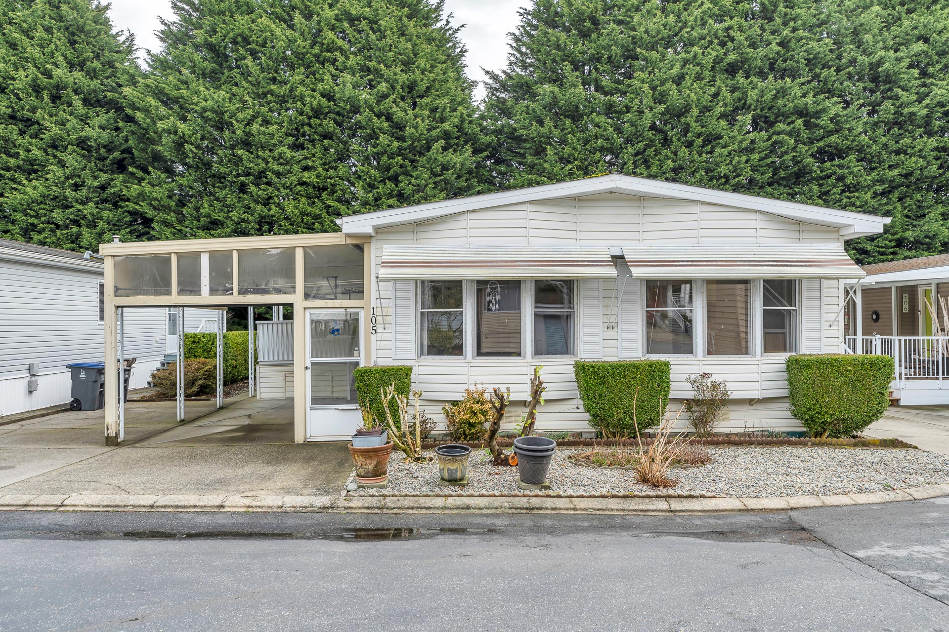 105 - 2062 King George Blvd, Surrey