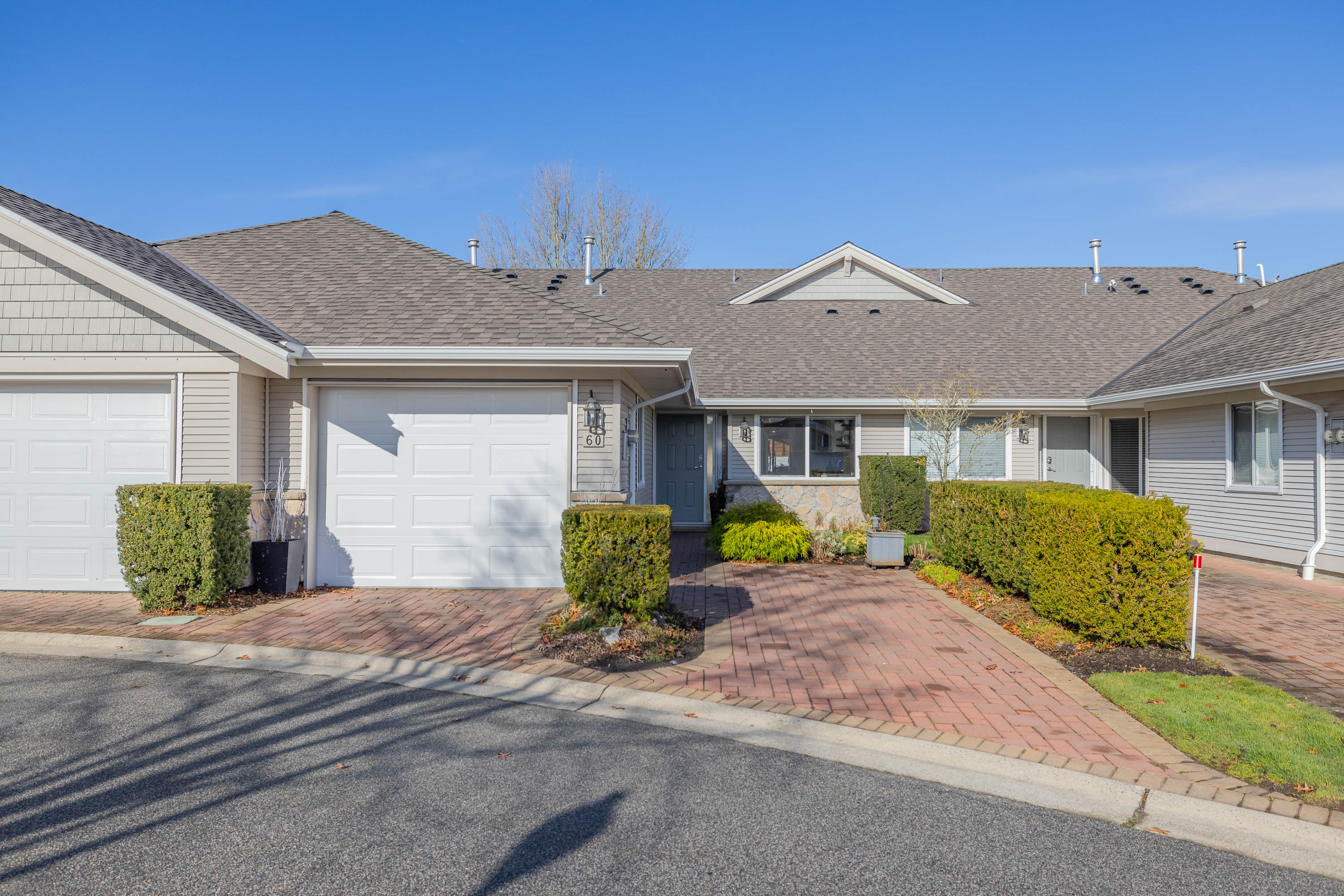 60 - 17516 4 Avenue, South Surrey