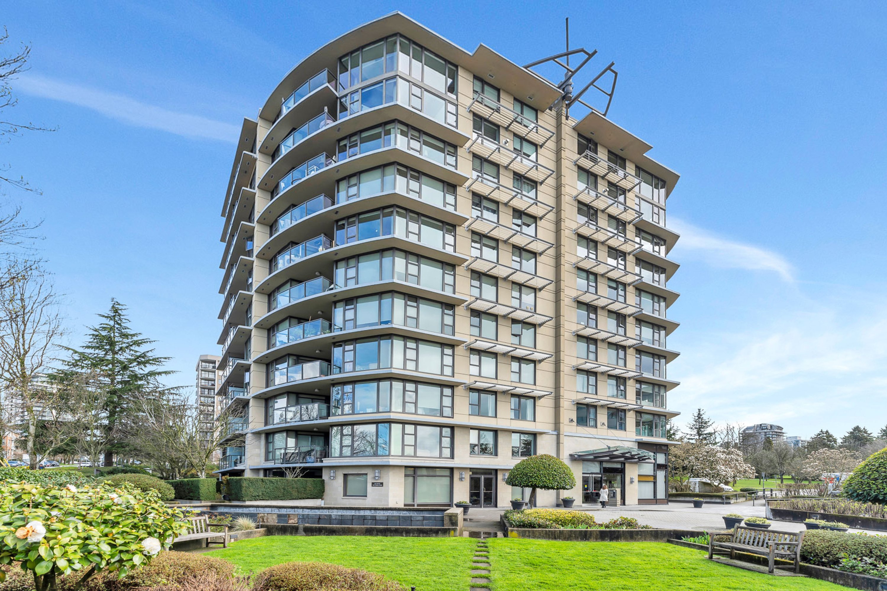 304 - 683 W Victoria Park, North Vancouver