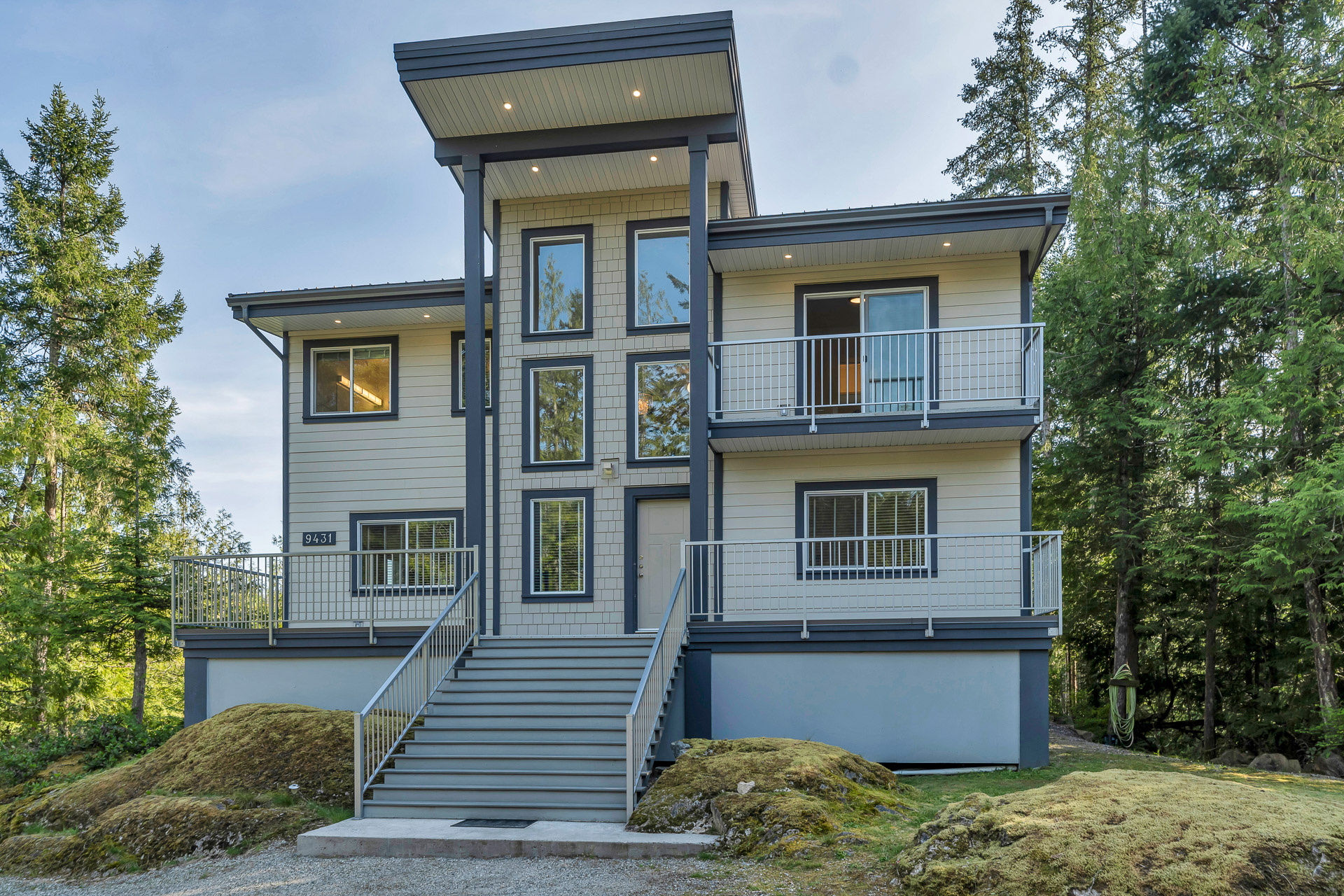 9431 Stephens Way, Halfmoon Bay