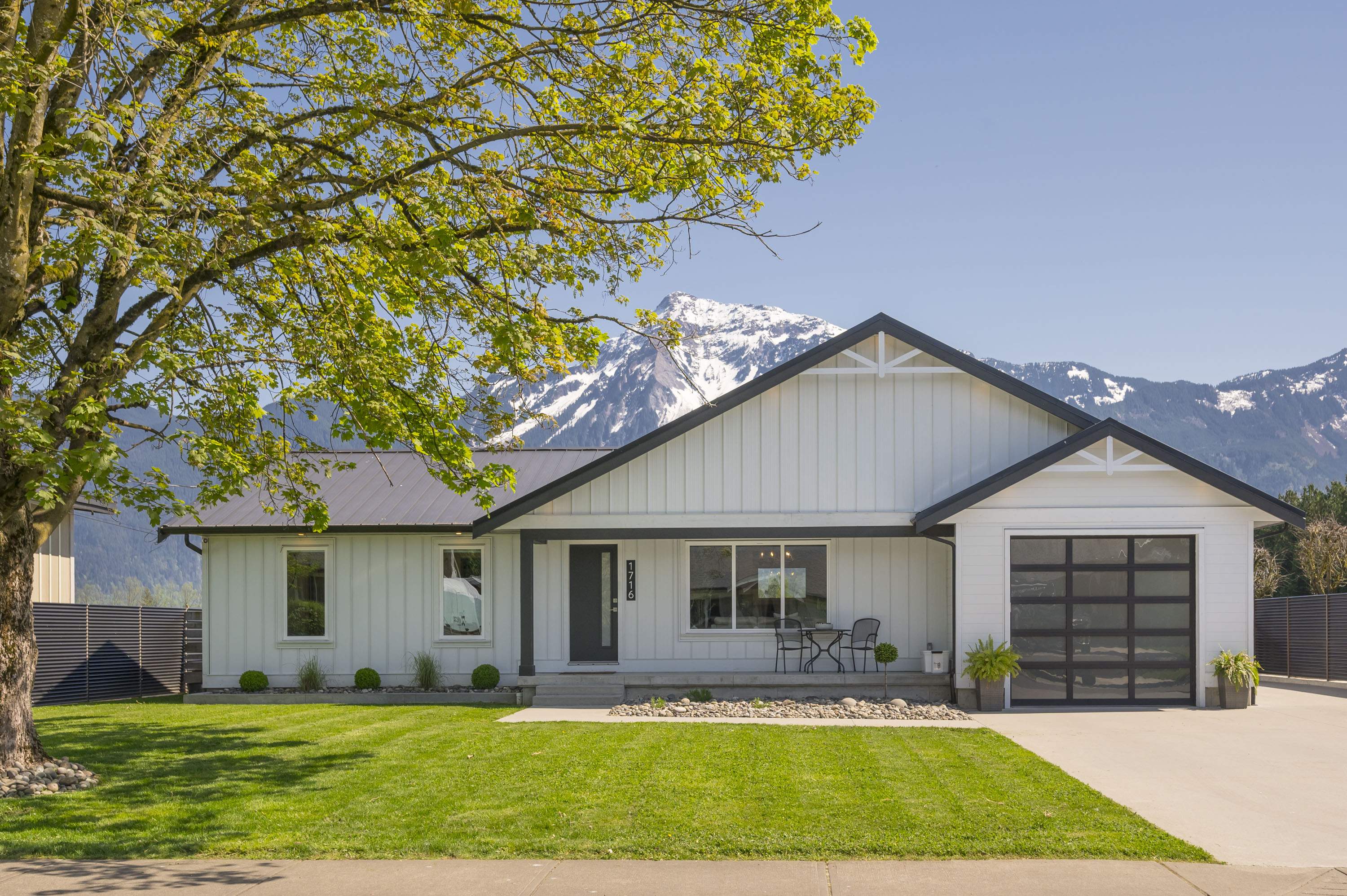 1716 Agassiz Avenue, Agassiz