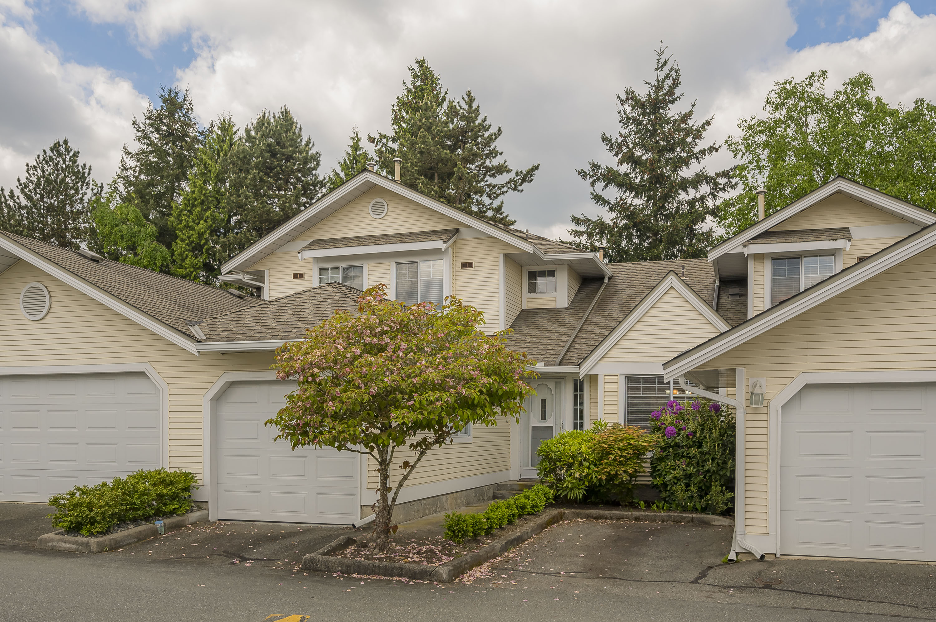 27 - 8737 212 Street, Langley