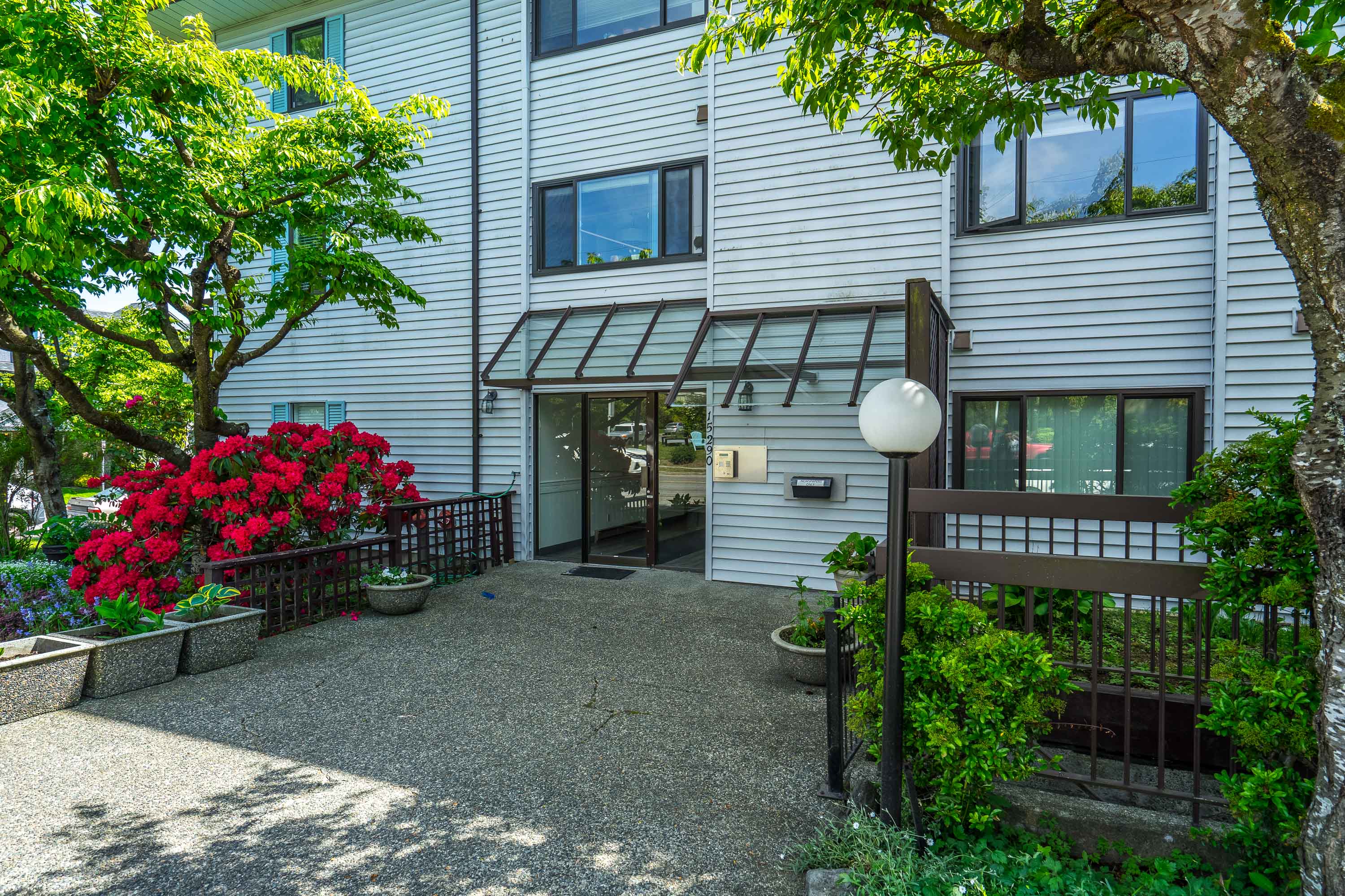 102 - 15290 Thrift Avenue, White Rock