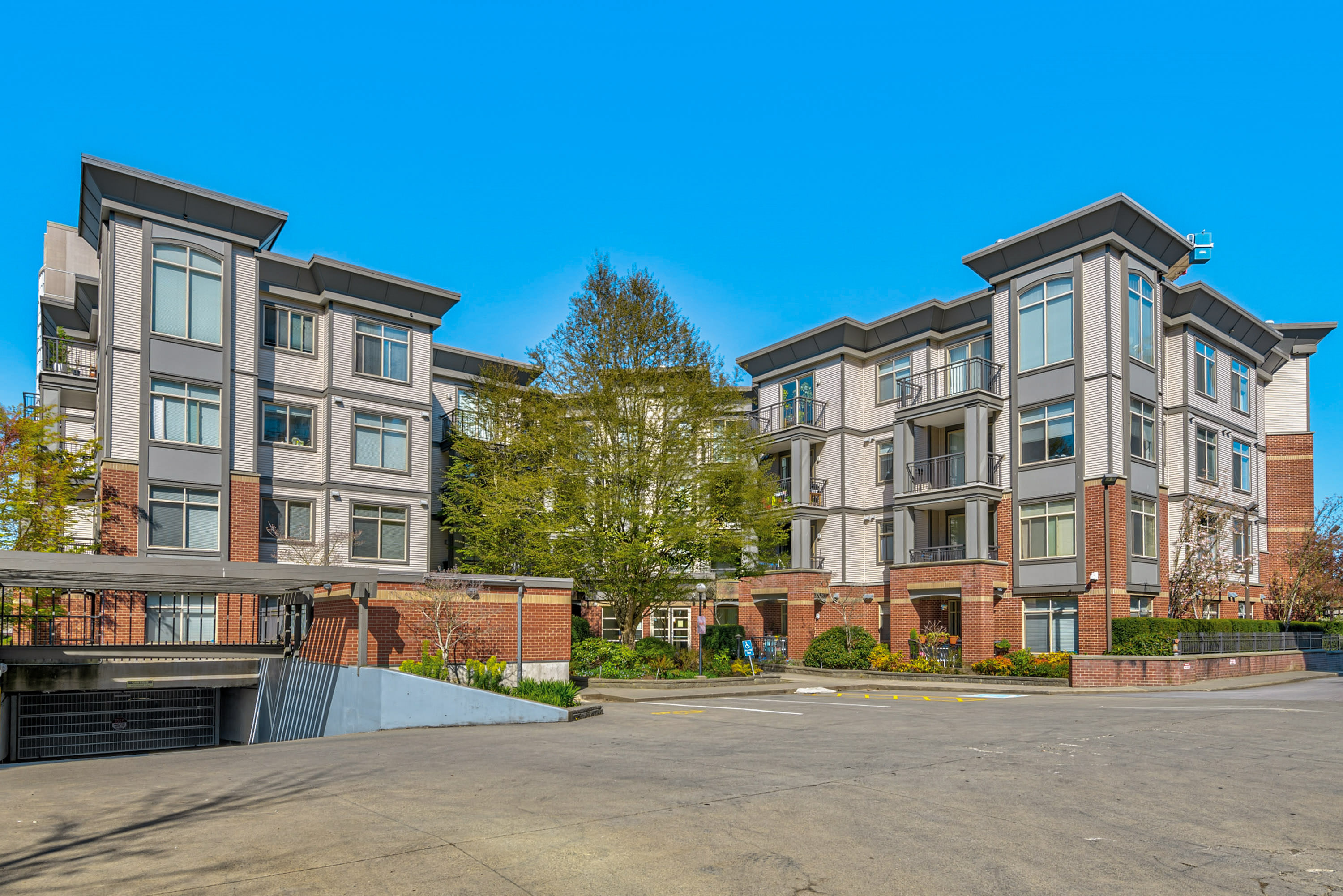 210 - 10499 University Drive, Surrey