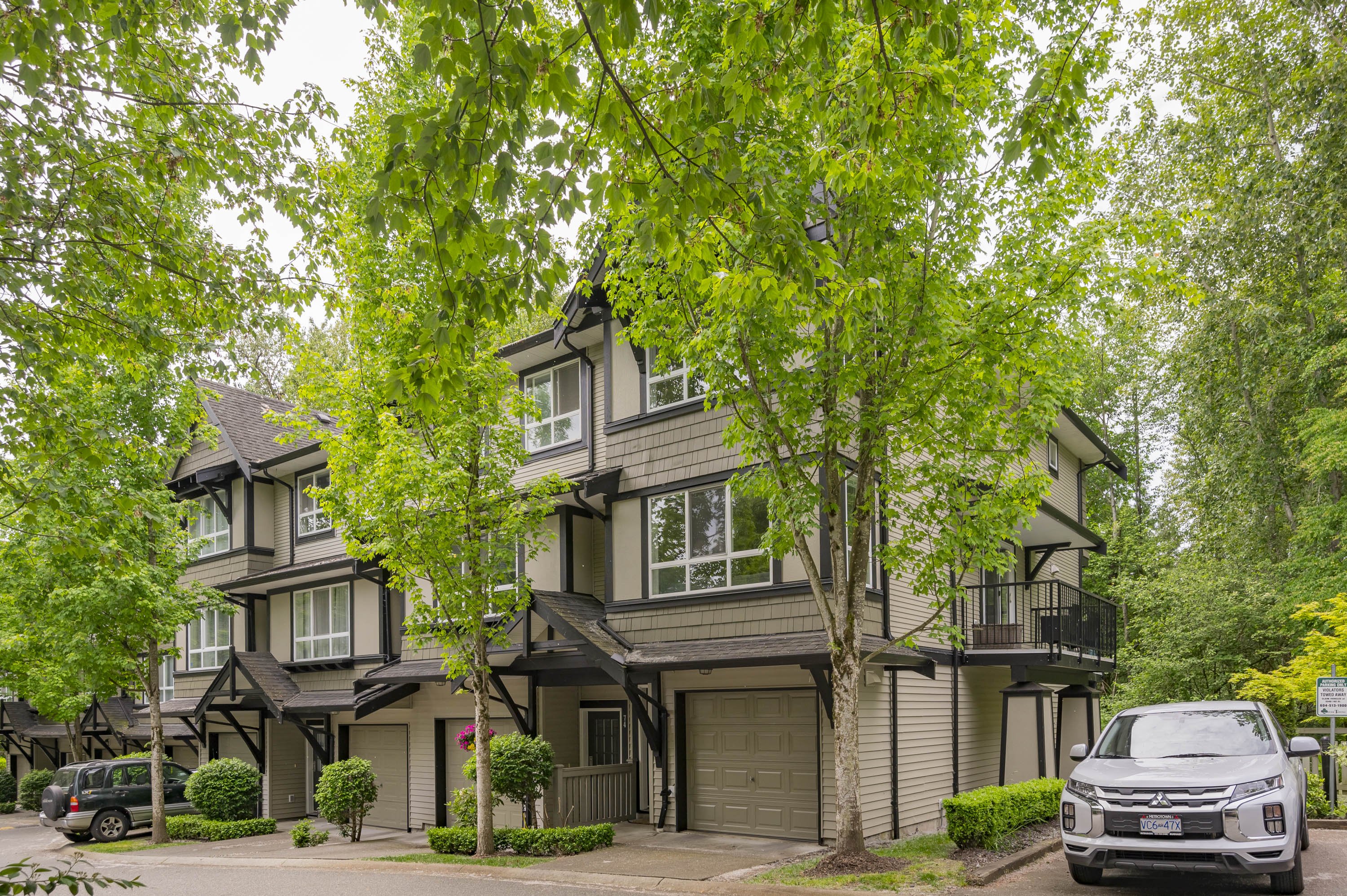 75 - 6747 203 Street, Langley