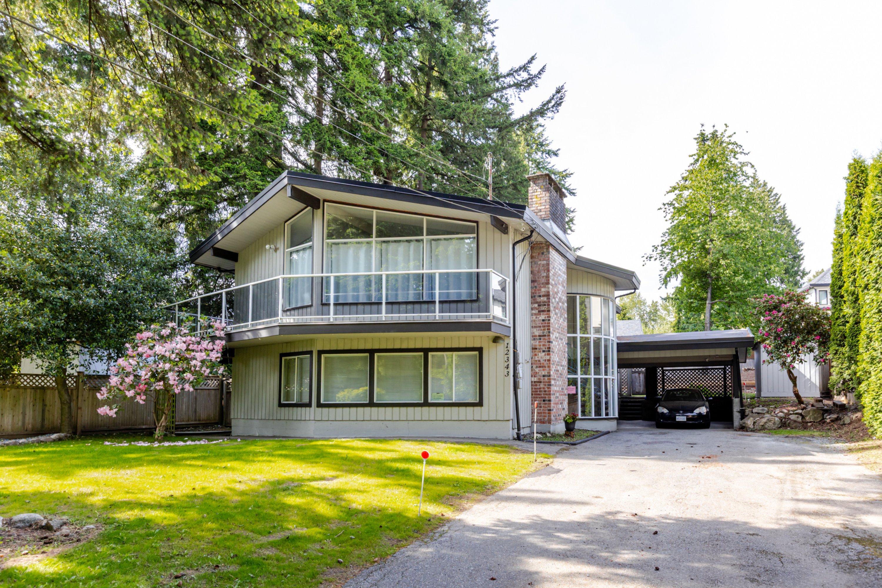 12343 New Mclellan Road, Surrey