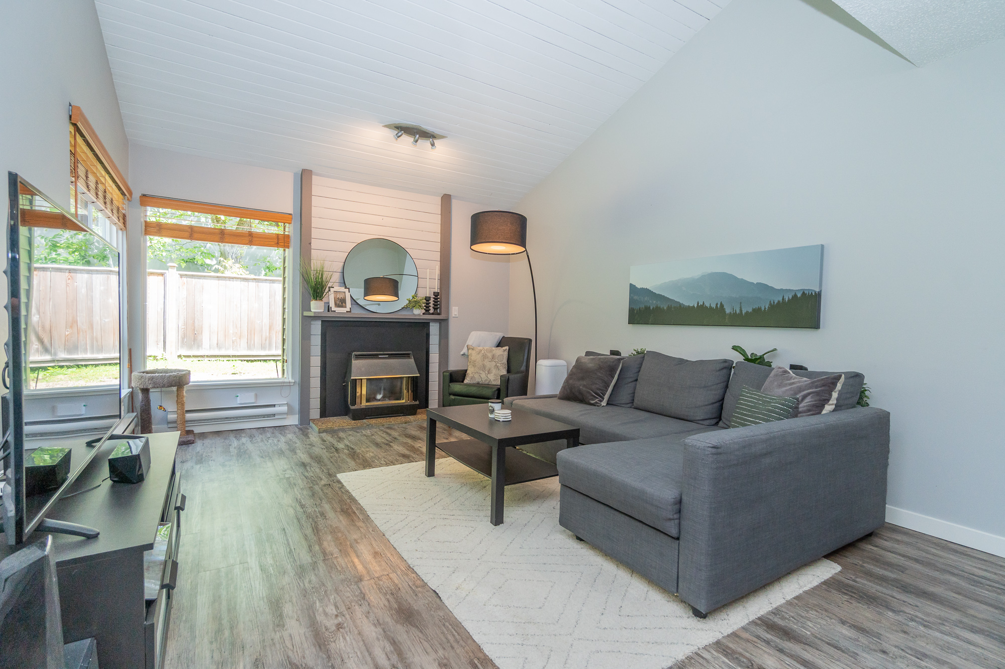 6229 Greenside Drive East, Surrey
