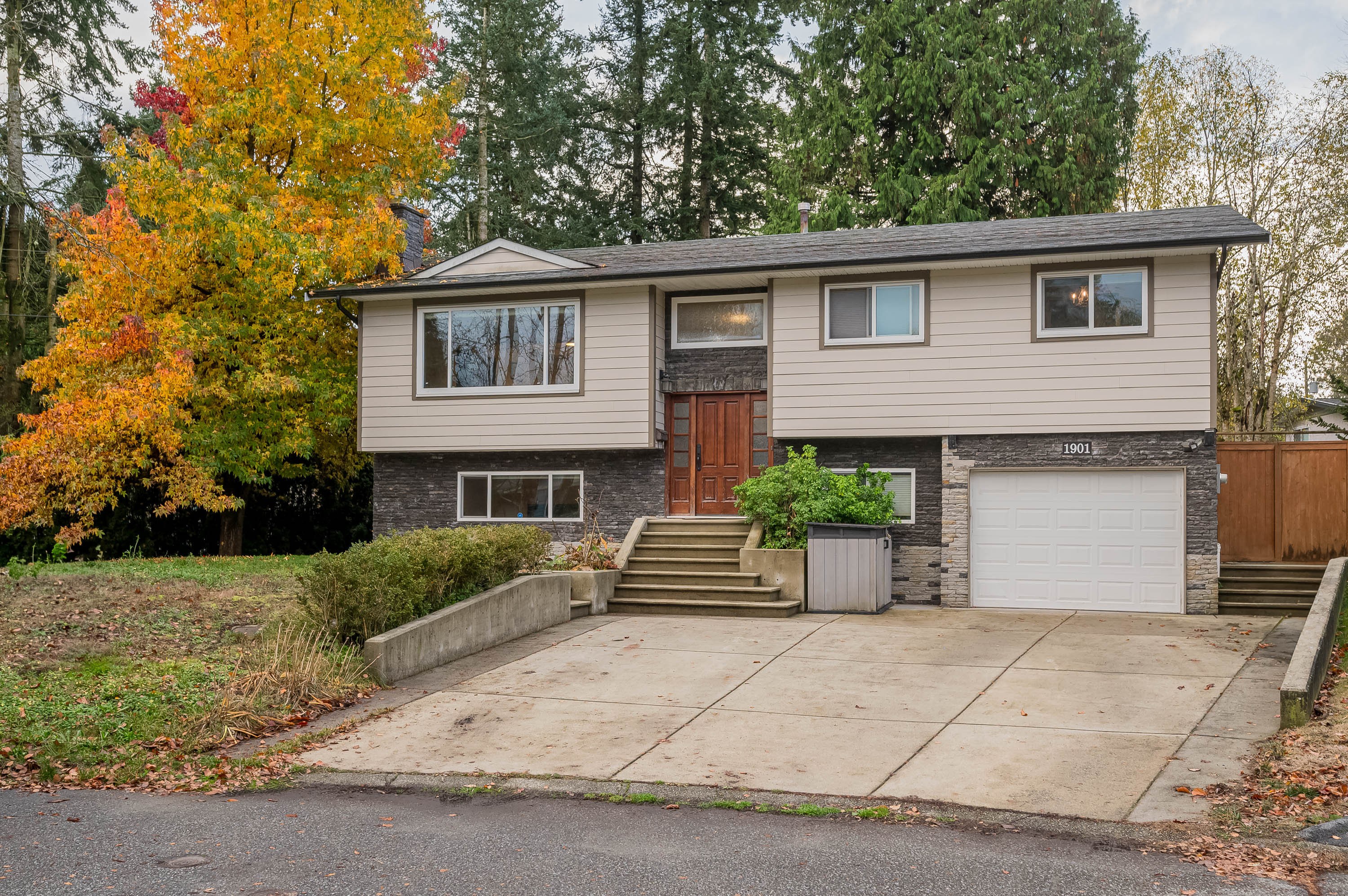 1901 Iris Place, Surrey