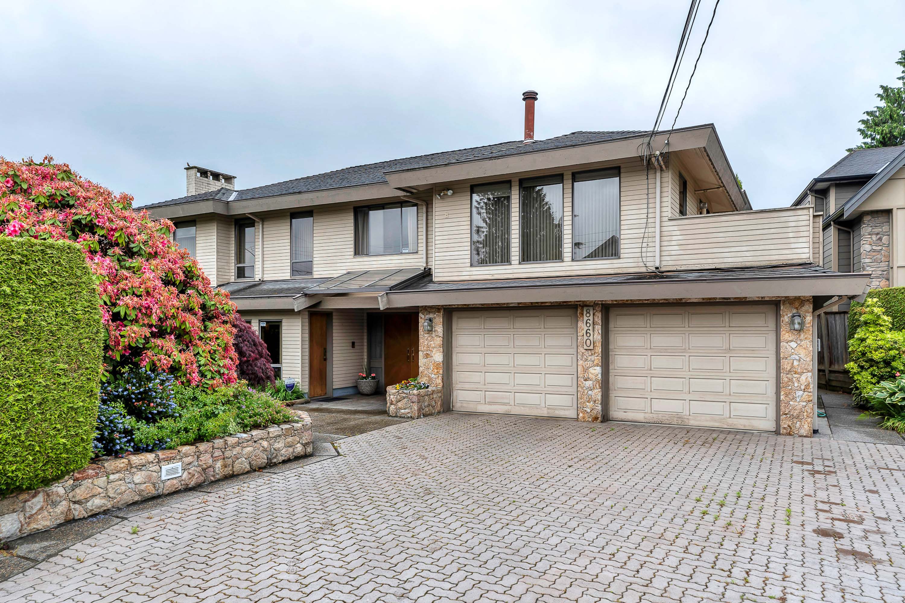 8660 Camden Crescent, Richmond