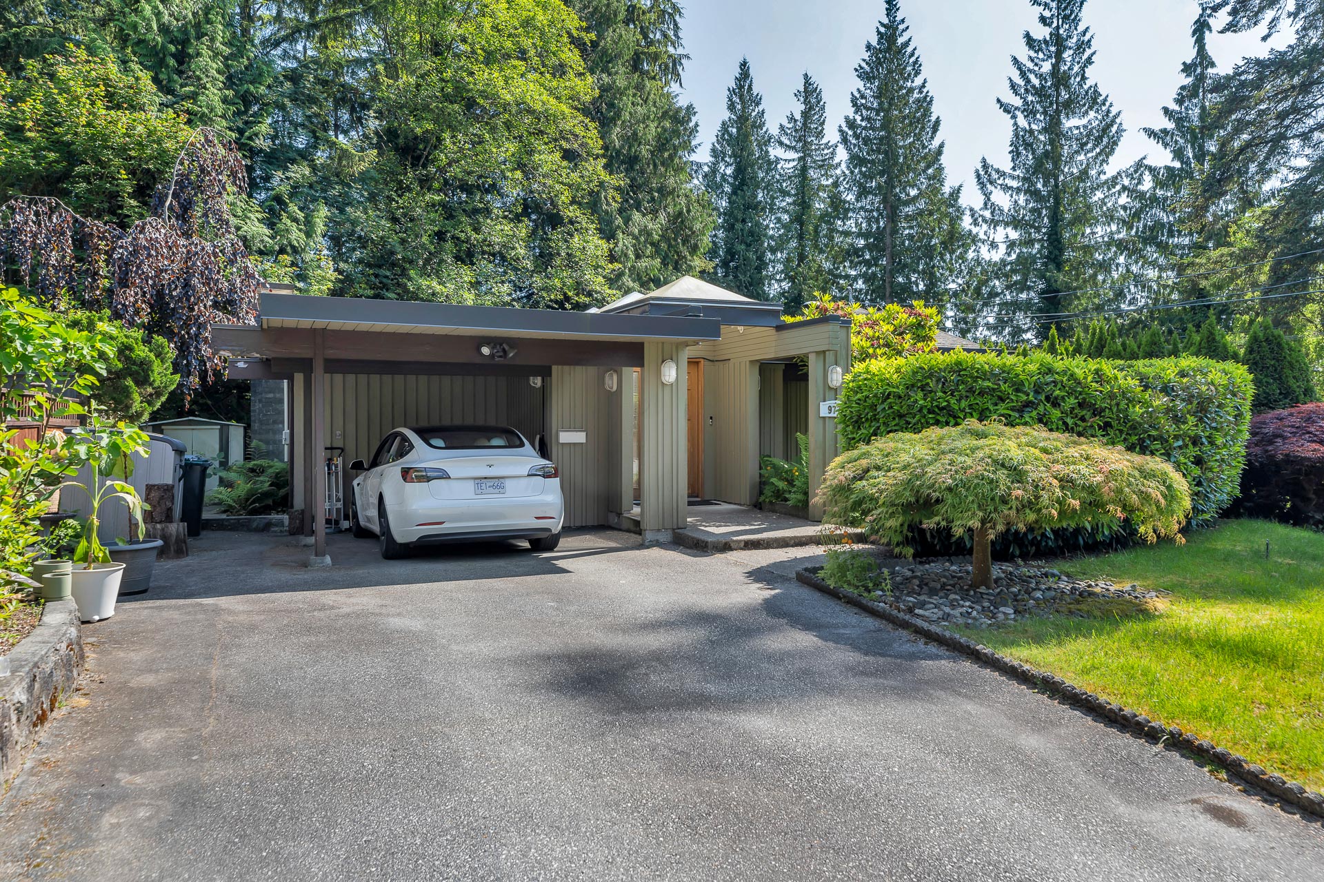 977 Belvedere Drive, North Vancouver