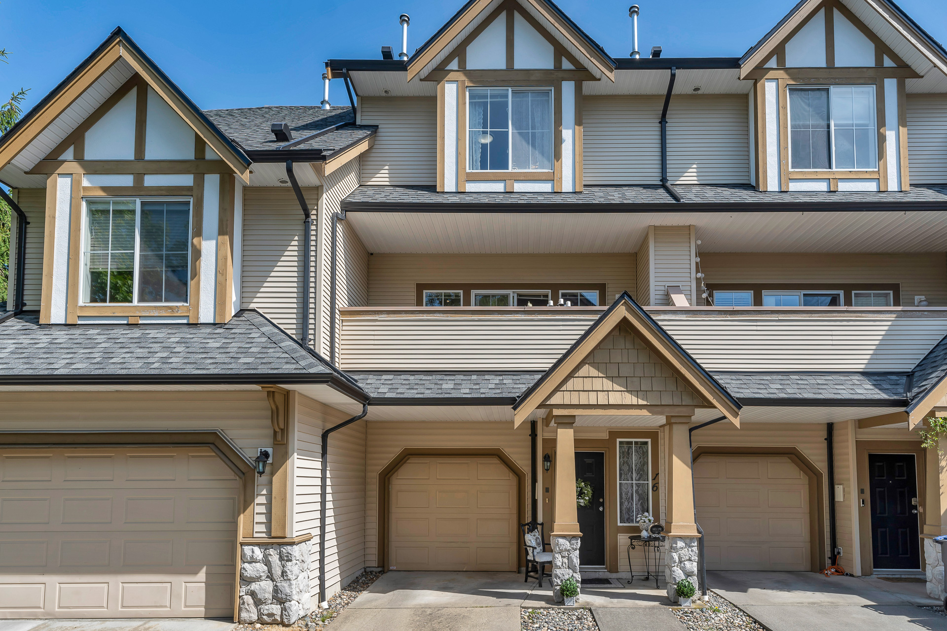 16 - 18707 65 Avenue, Surrey