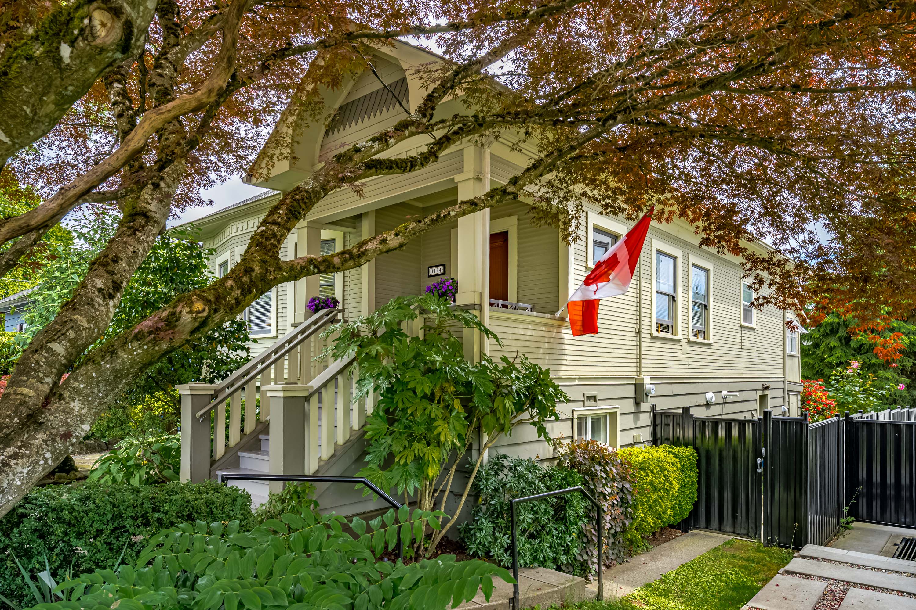 1104 Edinburgh Street, New Westminster