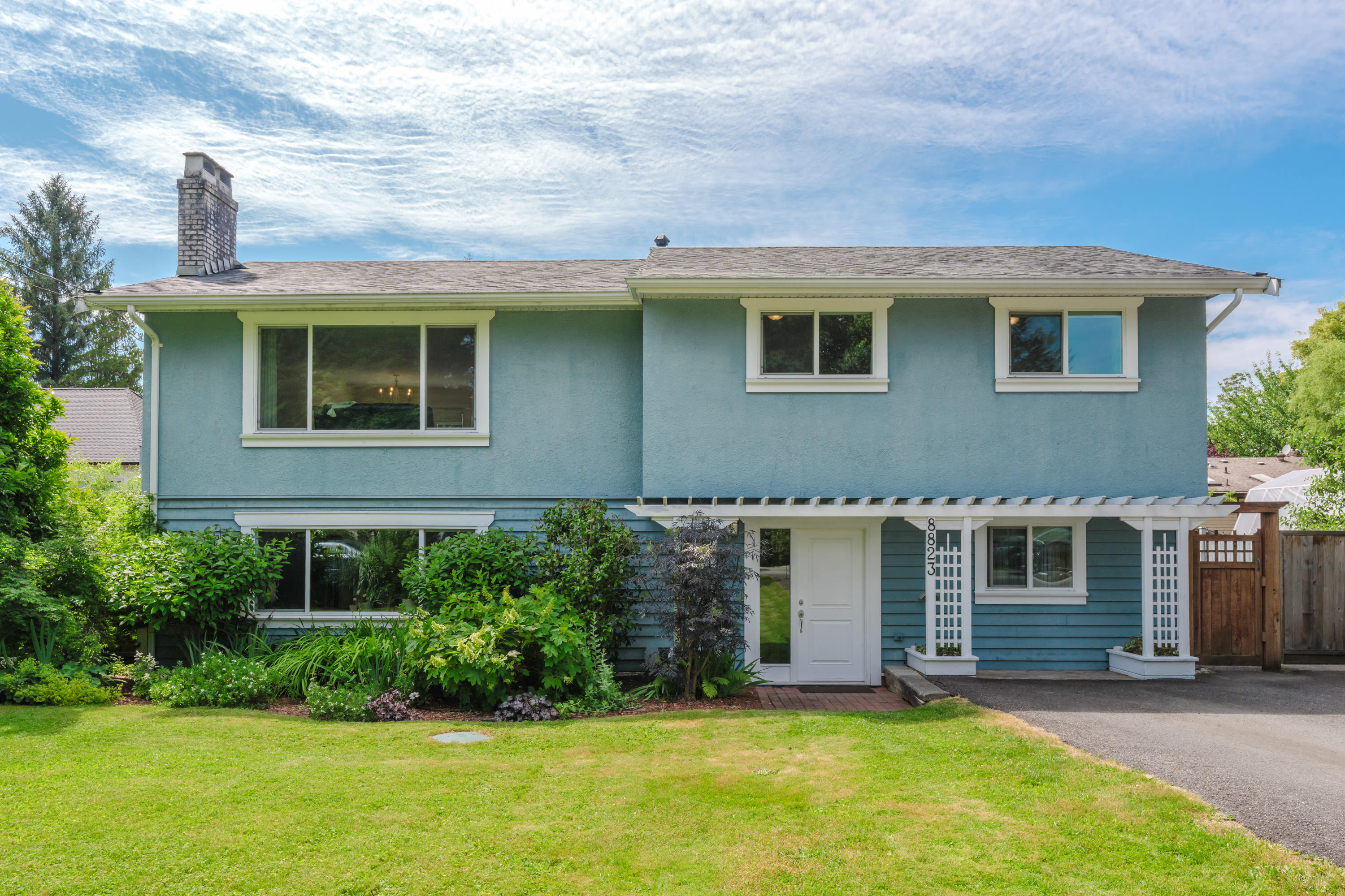 8823 Nash Street, Langley