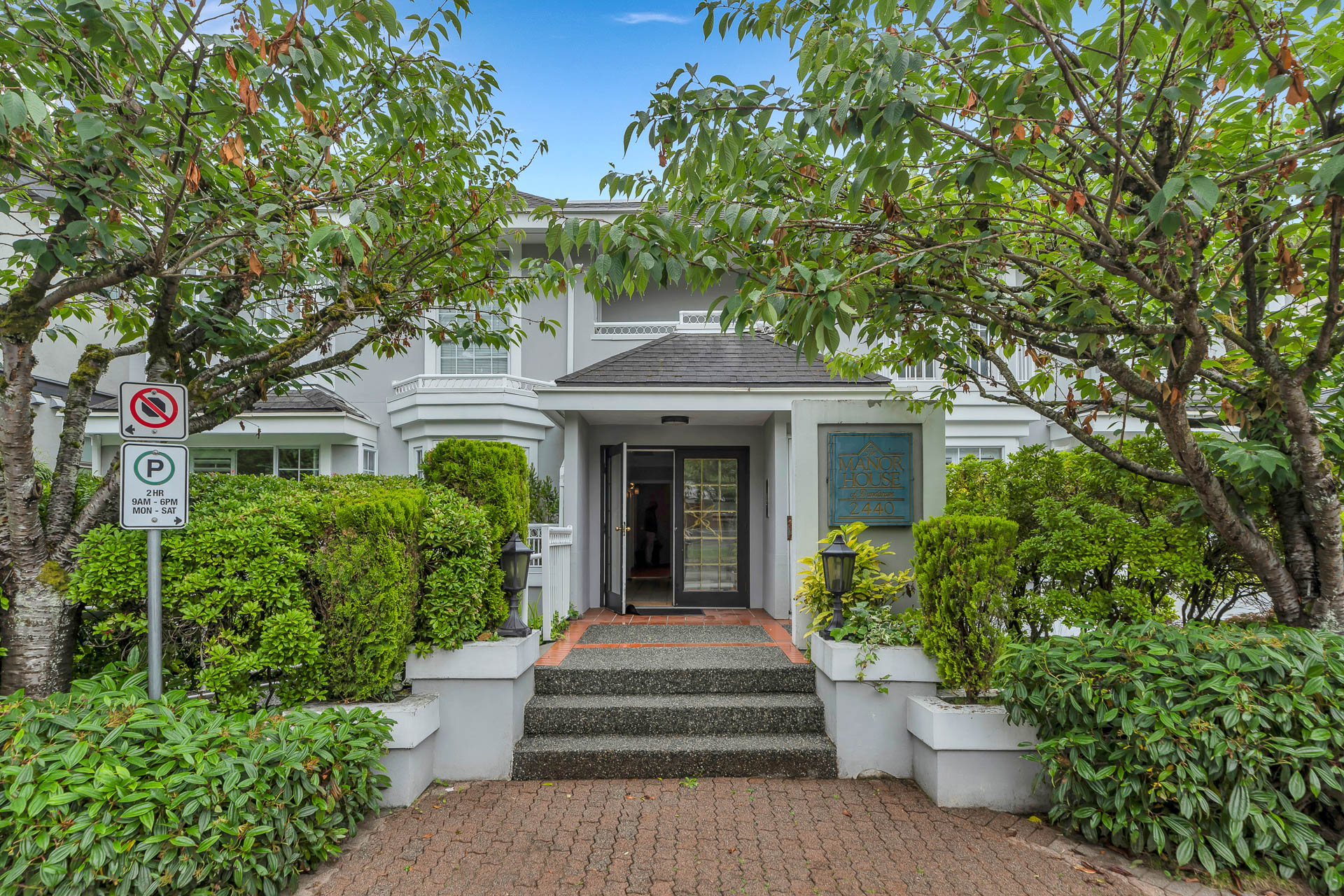 203 - 2440 Haywood Avenue, West Vancouver