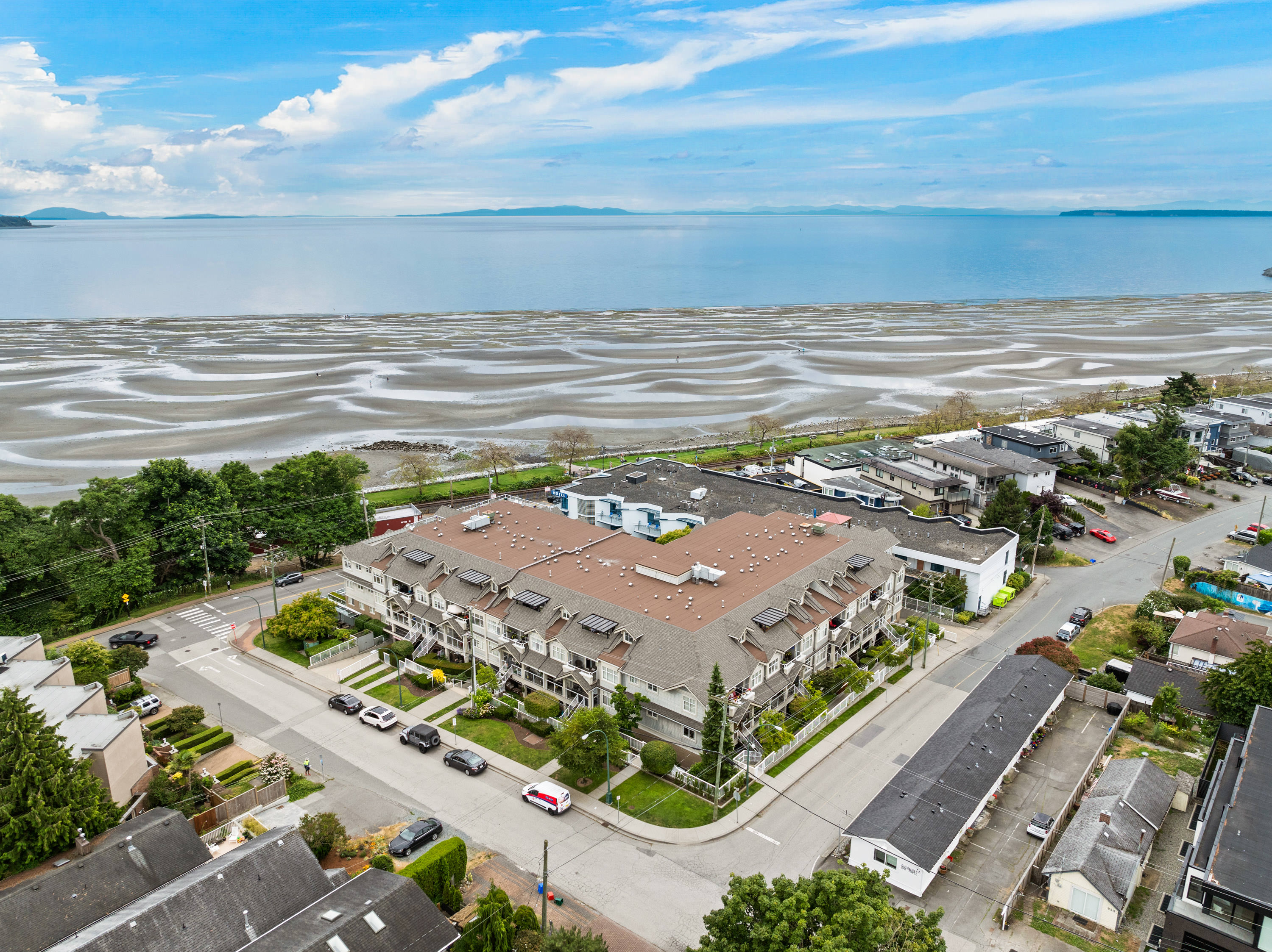 408 - 15621 Marine Drive, White Rock
