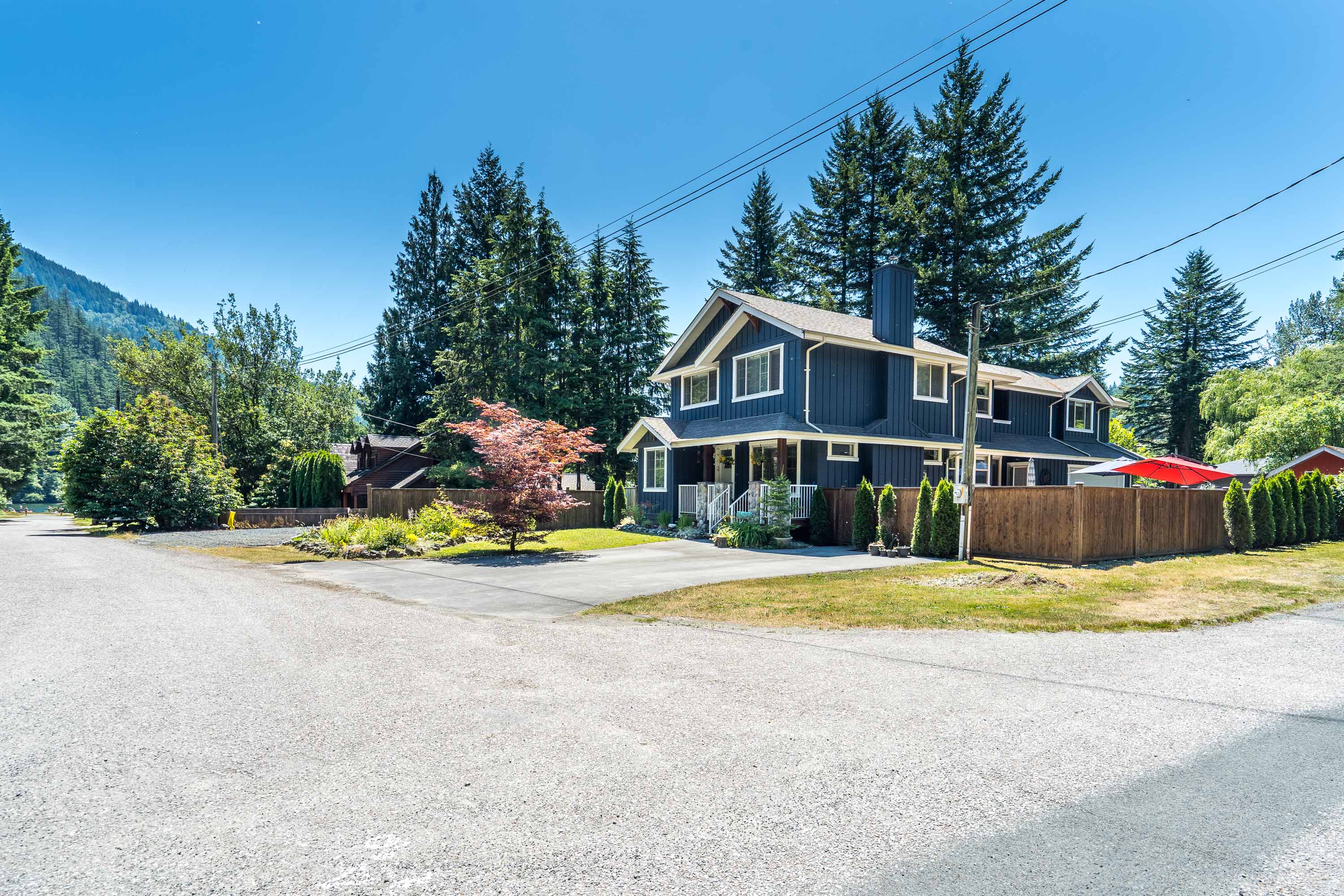 12525 Low Road, Lake Errock