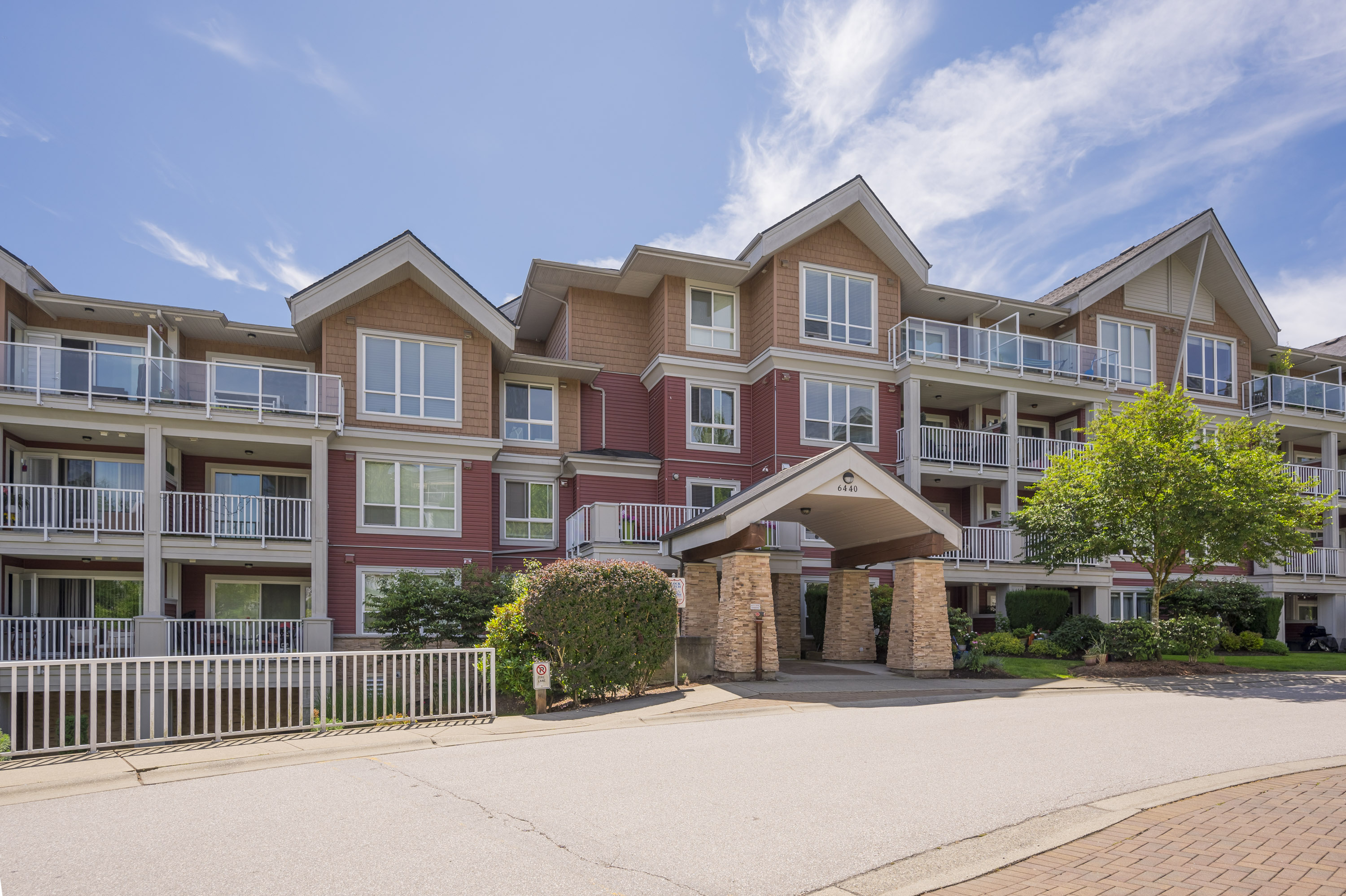 206 - 6440 194 Street, Surrey