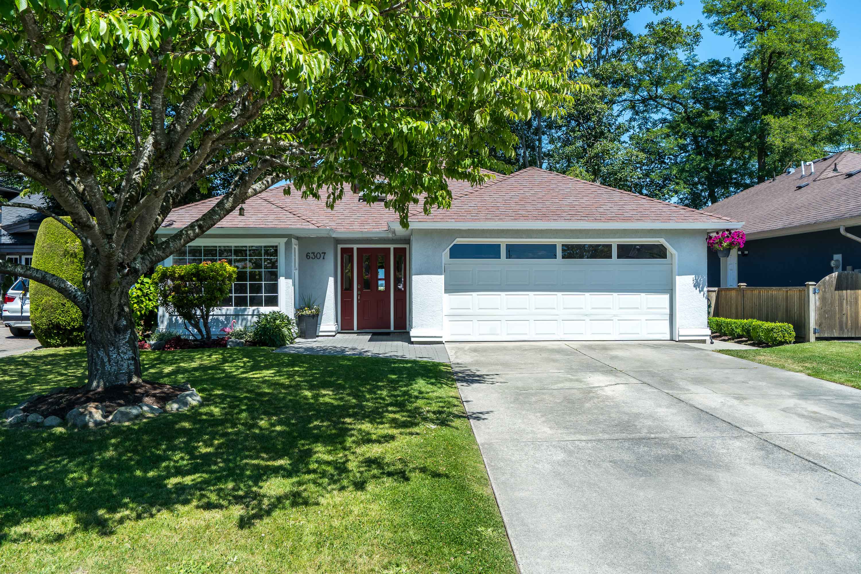 6307 Crescent Place, Delta