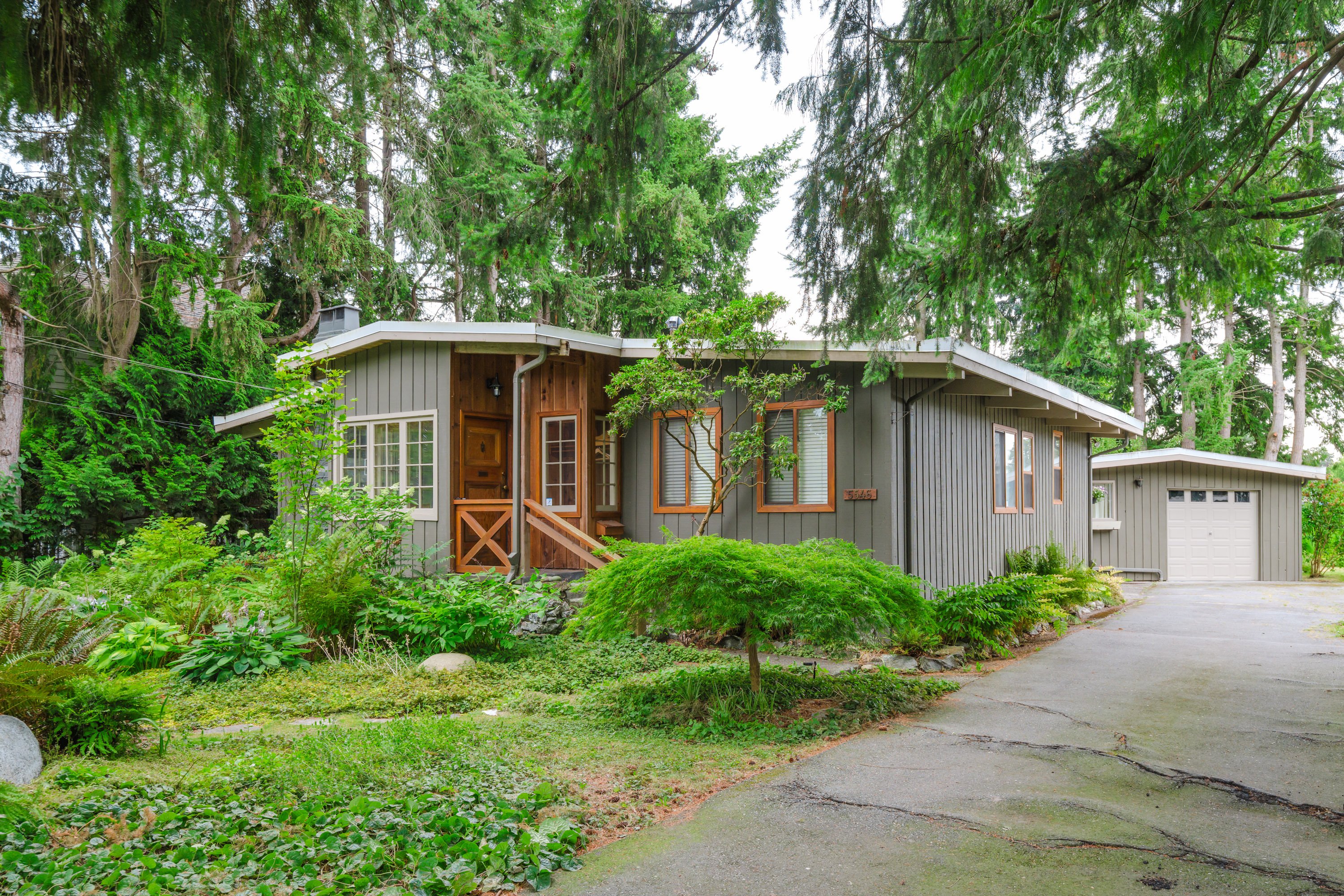 5546 Grove Avenue, Delta