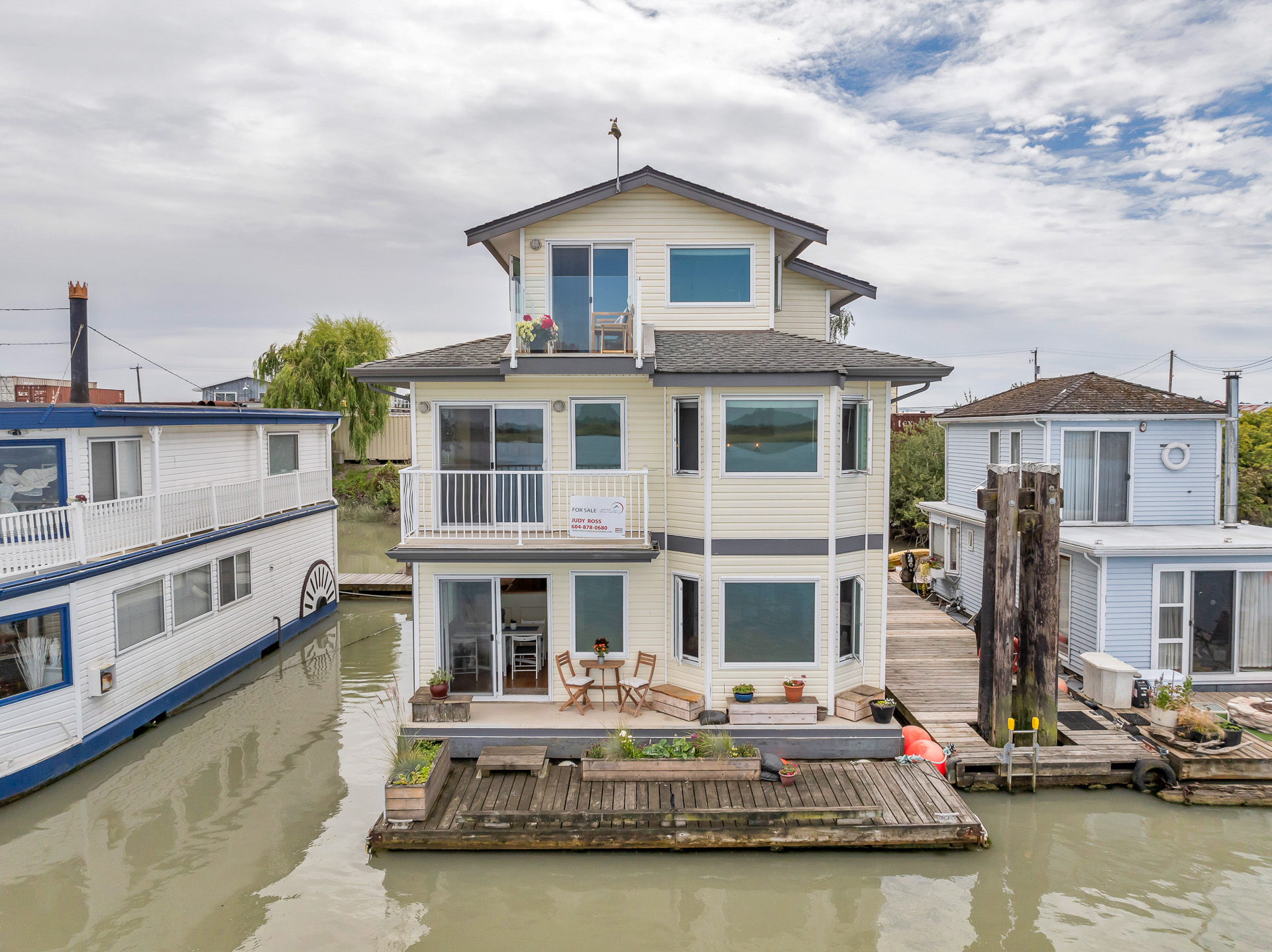 8 - 3871 W River Road, Delta