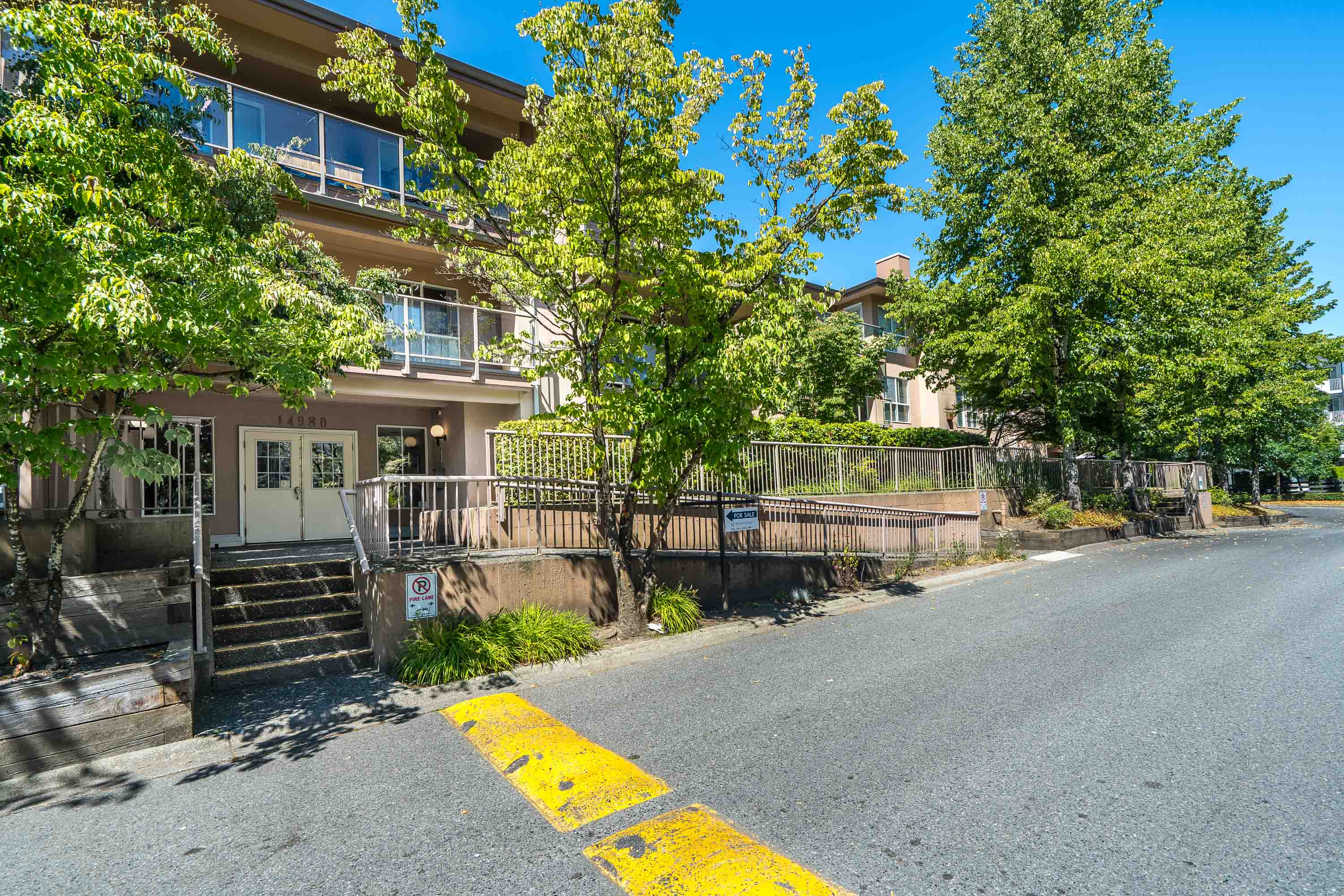 302 - 14980 101A Avenue, Surrey