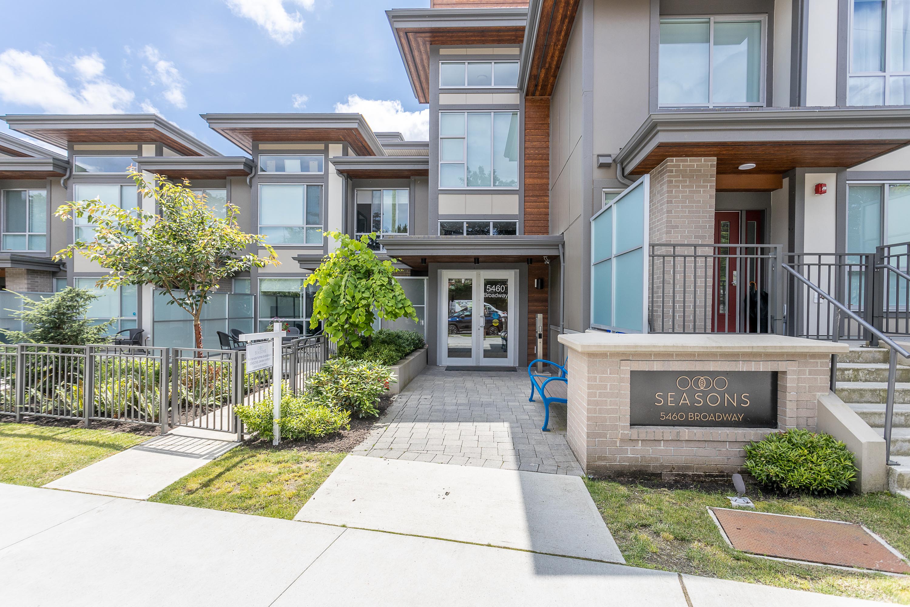 306 - 5460 Broadway, Burnaby