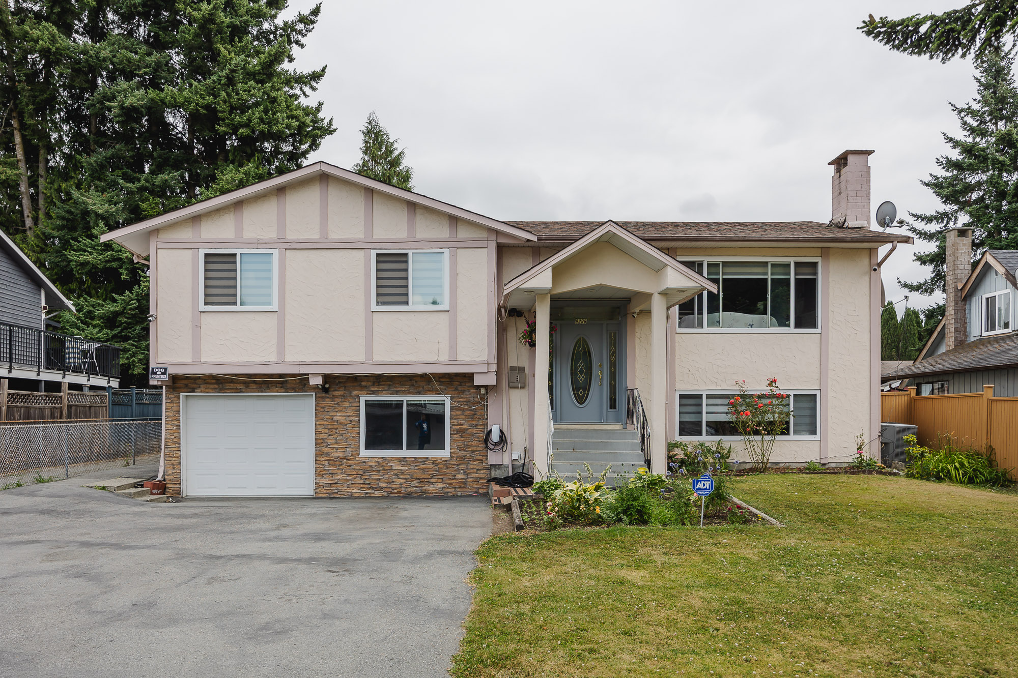 9298 Cinnamon Drive, Surrey